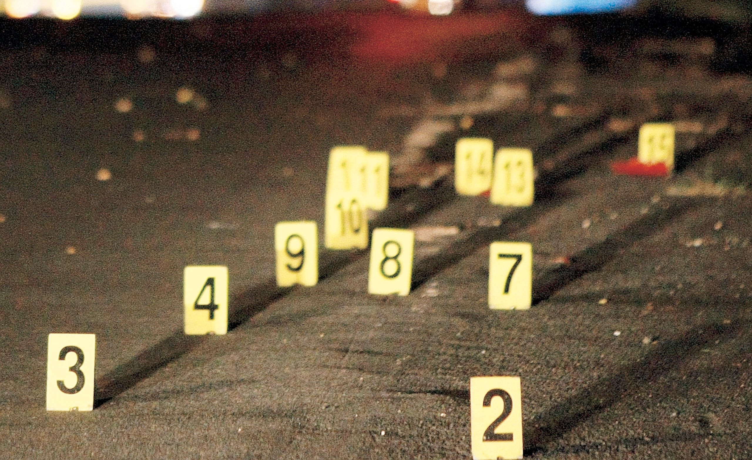 08/24/2010 Dorado. Carr #2 entre Dorado y Toa Alta en una escena muy compleja la policia investiga doble asesinato. en la foto una cantidad aun no determinada de casquillos como parte de la escena.
Asesinato Tiros Pistolas Armas Drogas Policia Heridos Balas
El Nuevo Dia/Lino M Prieto
-----
-----