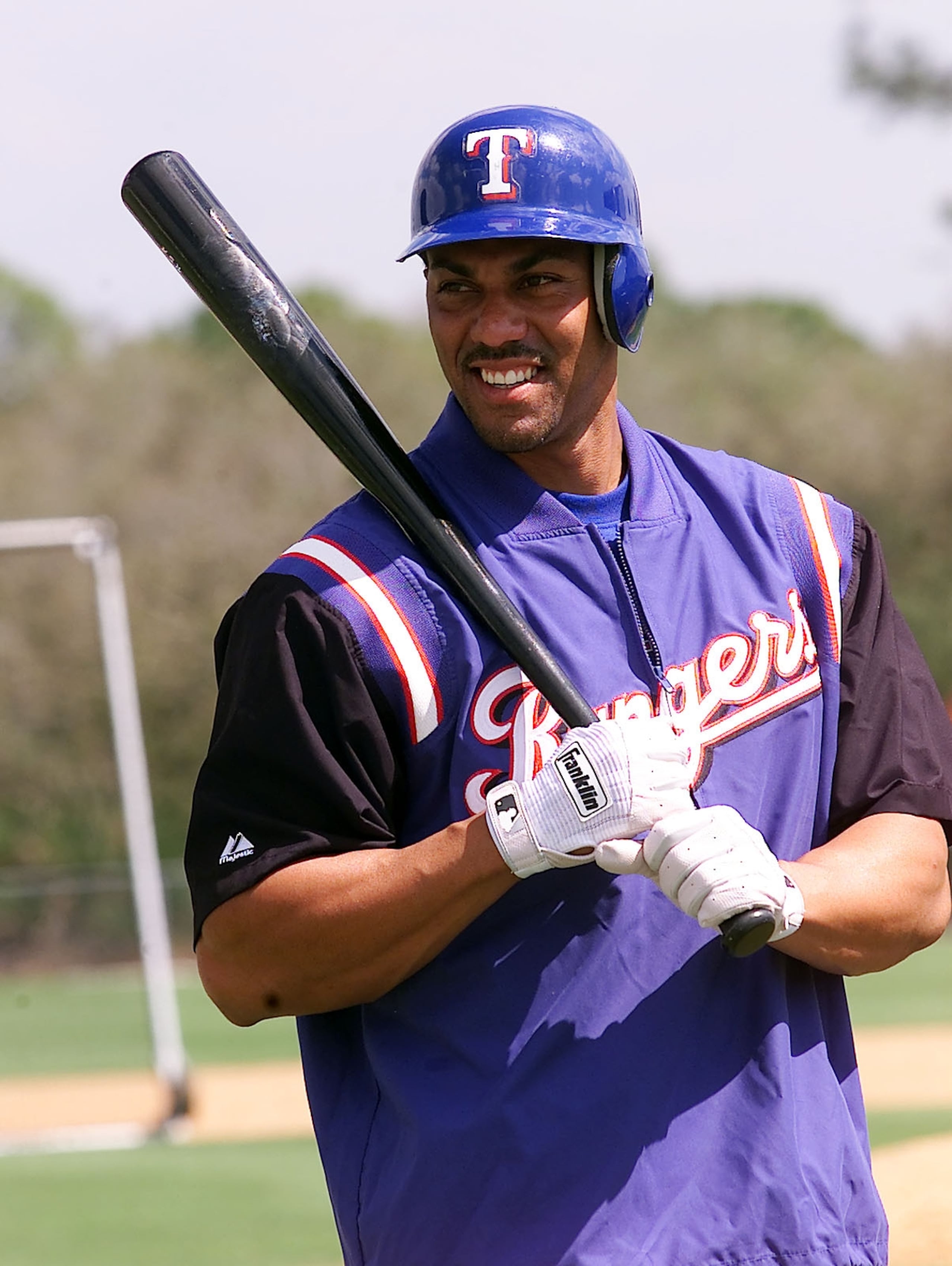 Juan "Igor" González acumuló 372 jonrones, 1,180 carreras impulsadas y 713 extrabases con los Rangers de Texas en 13 temporadas.