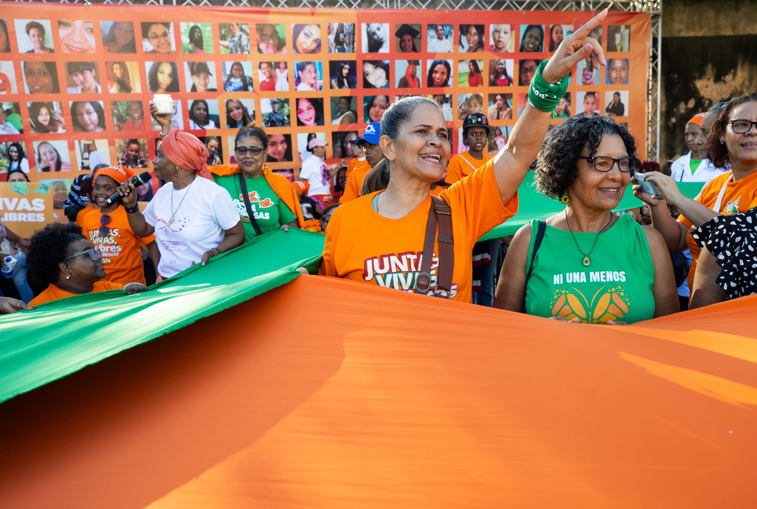 Fotografía de archivo de un grupo de mujeres al protestar contra la violencia machista, en Santo Domingo (República Dominicana). EFE/Orlando Barría