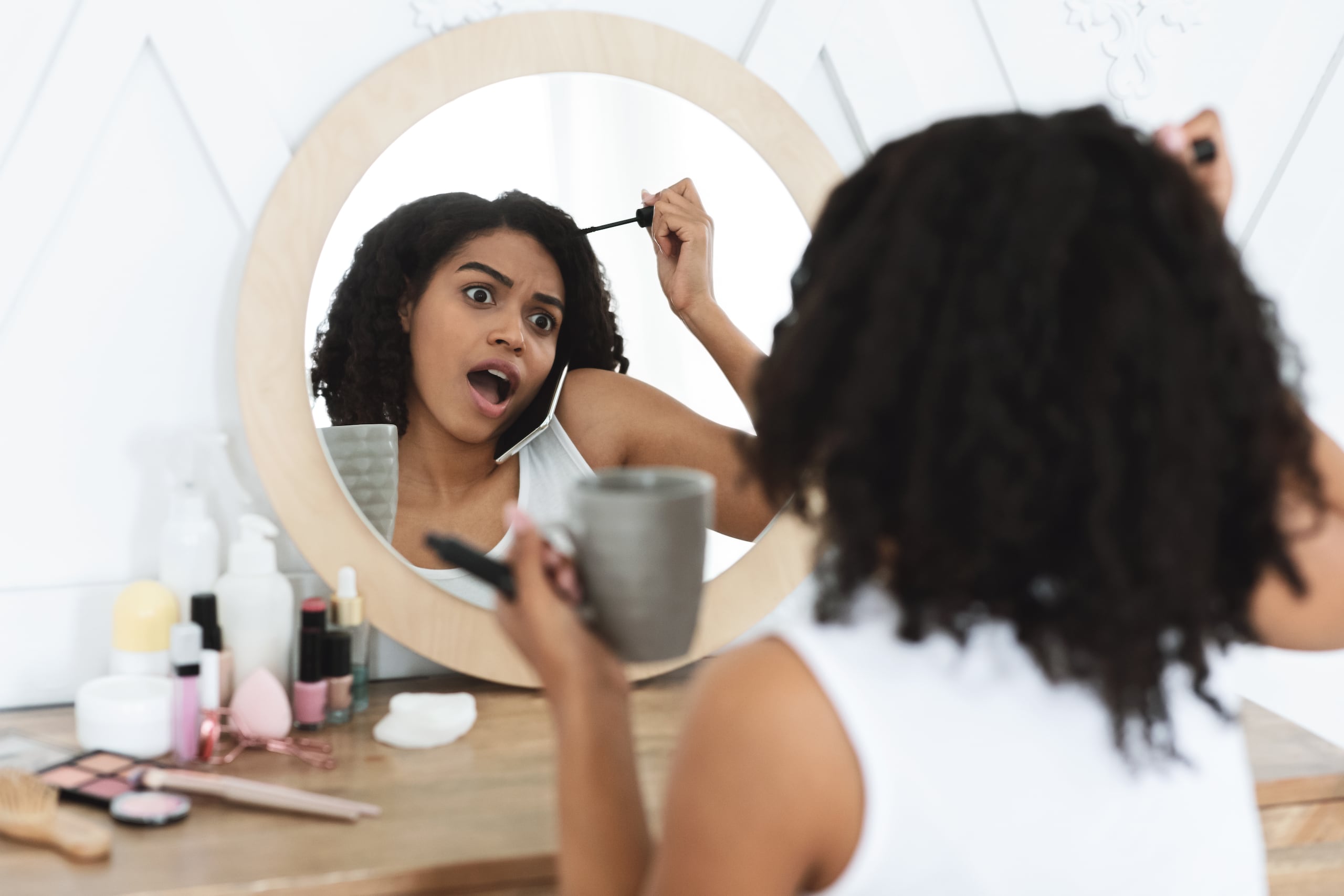 Frente a este panorama, los profesionales de la salud mental aconsejan observar detalladamente el contexto social antes de juzgar los actos o la forma de expresarse de una persona.