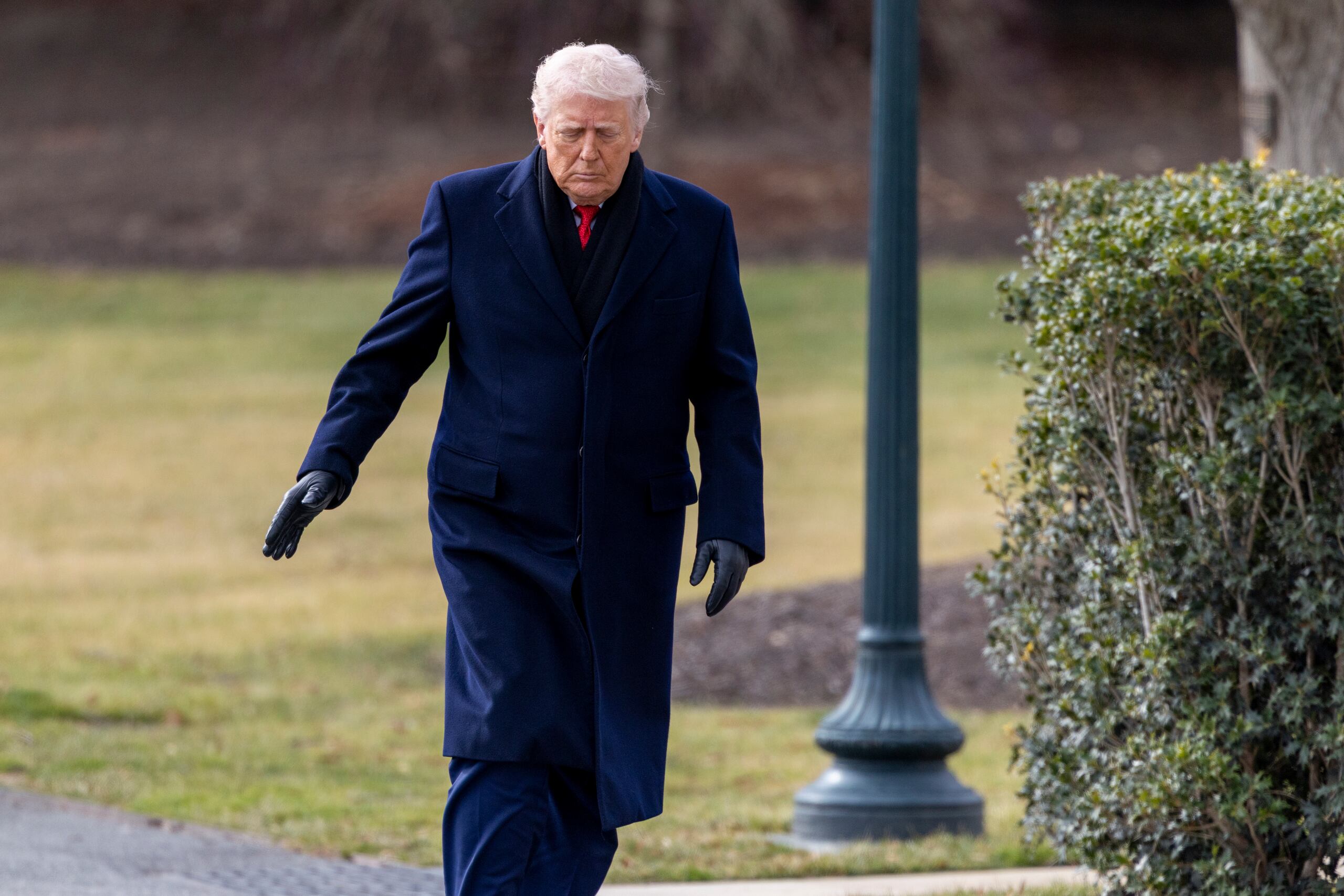 El mensaje de Trump llegó después de que Jameneí responsabilizara al estadounidense de las víctimas y los daños sufridos en las movilizaciones de las últimas semana.