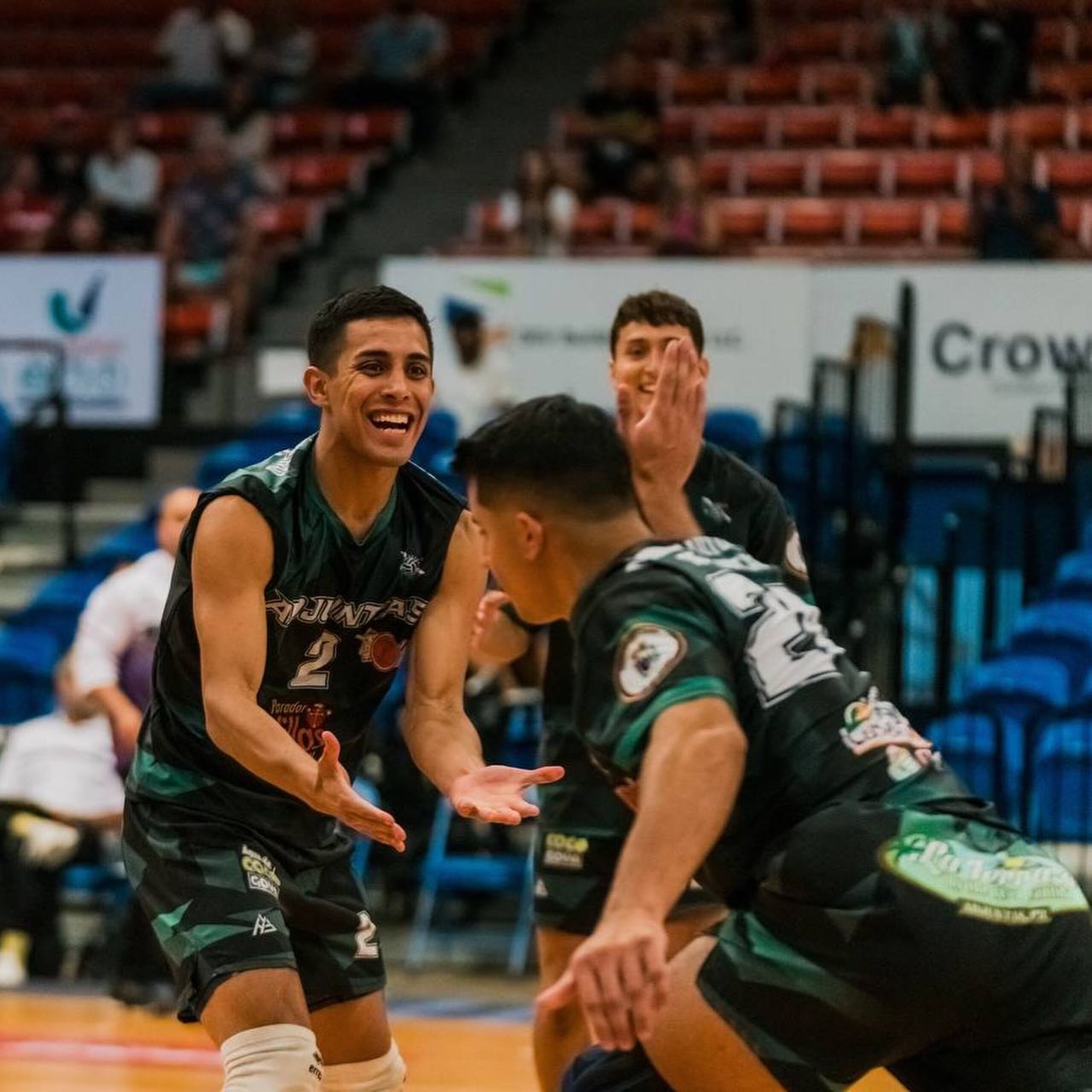 Luis Ruiz y los Gigantes vinieron de abajo para quitarle el invicto a los Changos con una victoria en cinco parciales este domingo en Adjuntas.