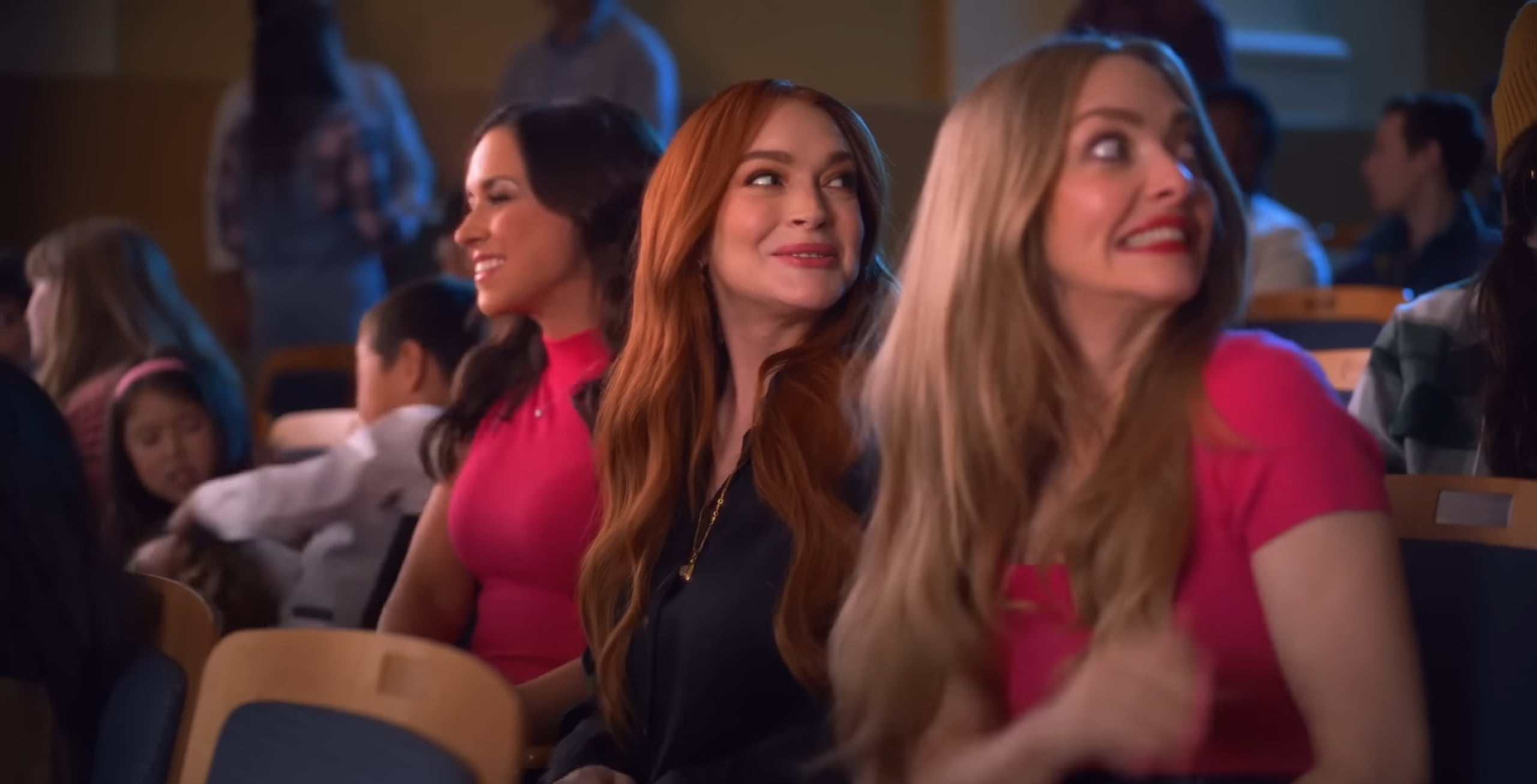Las estrellas de "Mean Girls" regresan 19 años después para un corte comercial de Walmart.