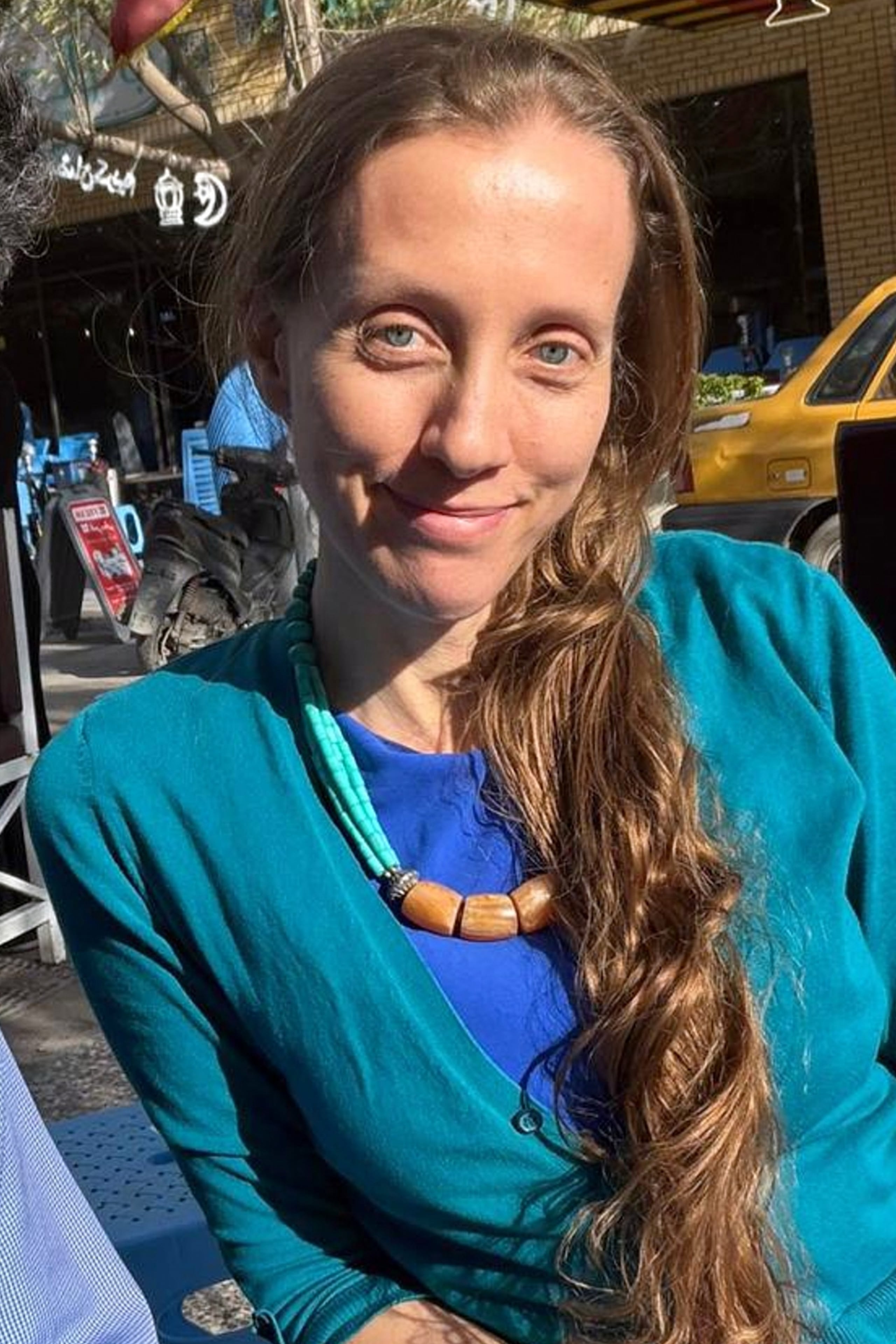 Shelly Kittleson, que vive en Italia, es una experimentada periodista independiente que ha trabajado en varias zonas de conflicto, como Afganistán y Siria.