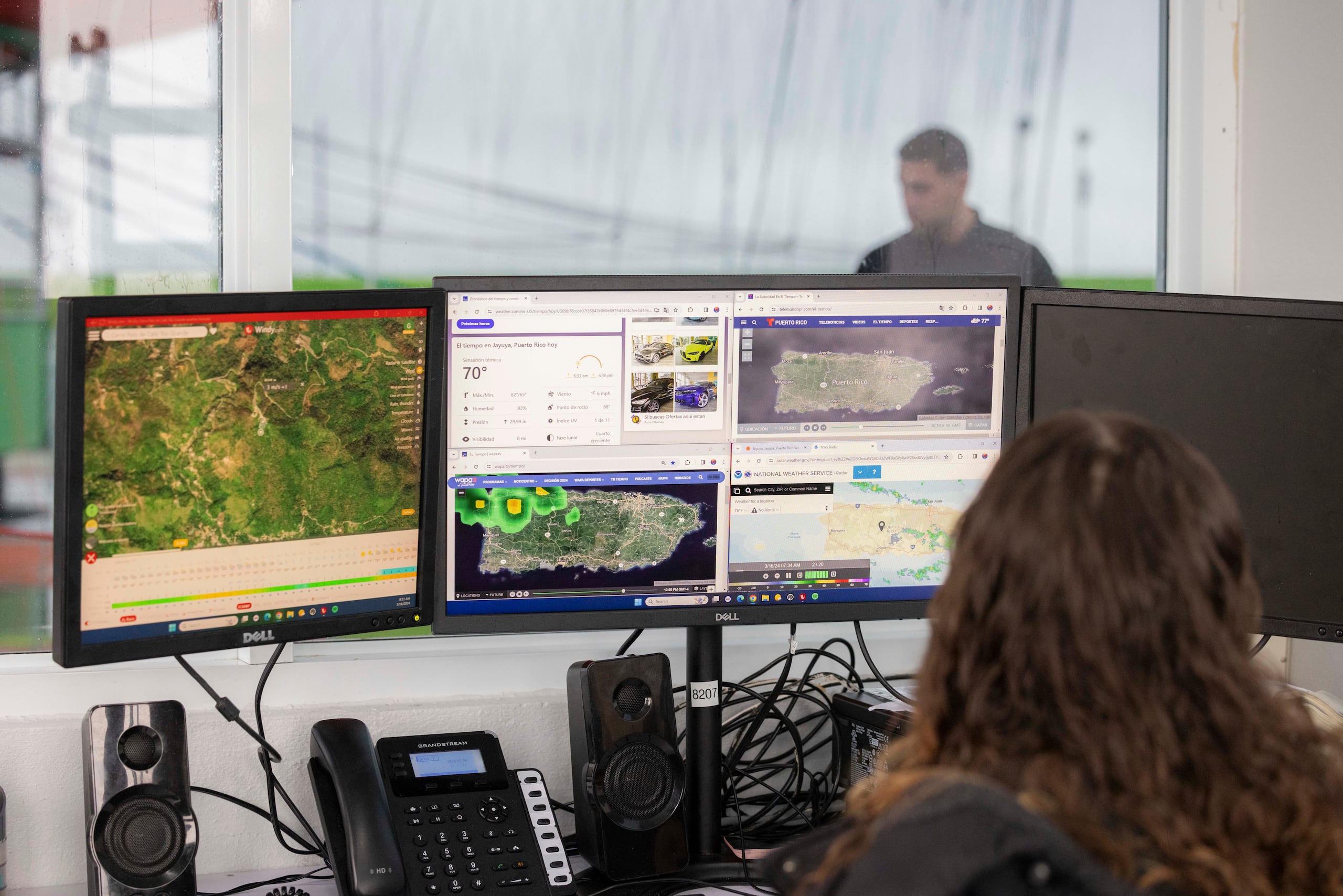 Por seguridad, el monitoreo de las condiciones climatológicas es constante.