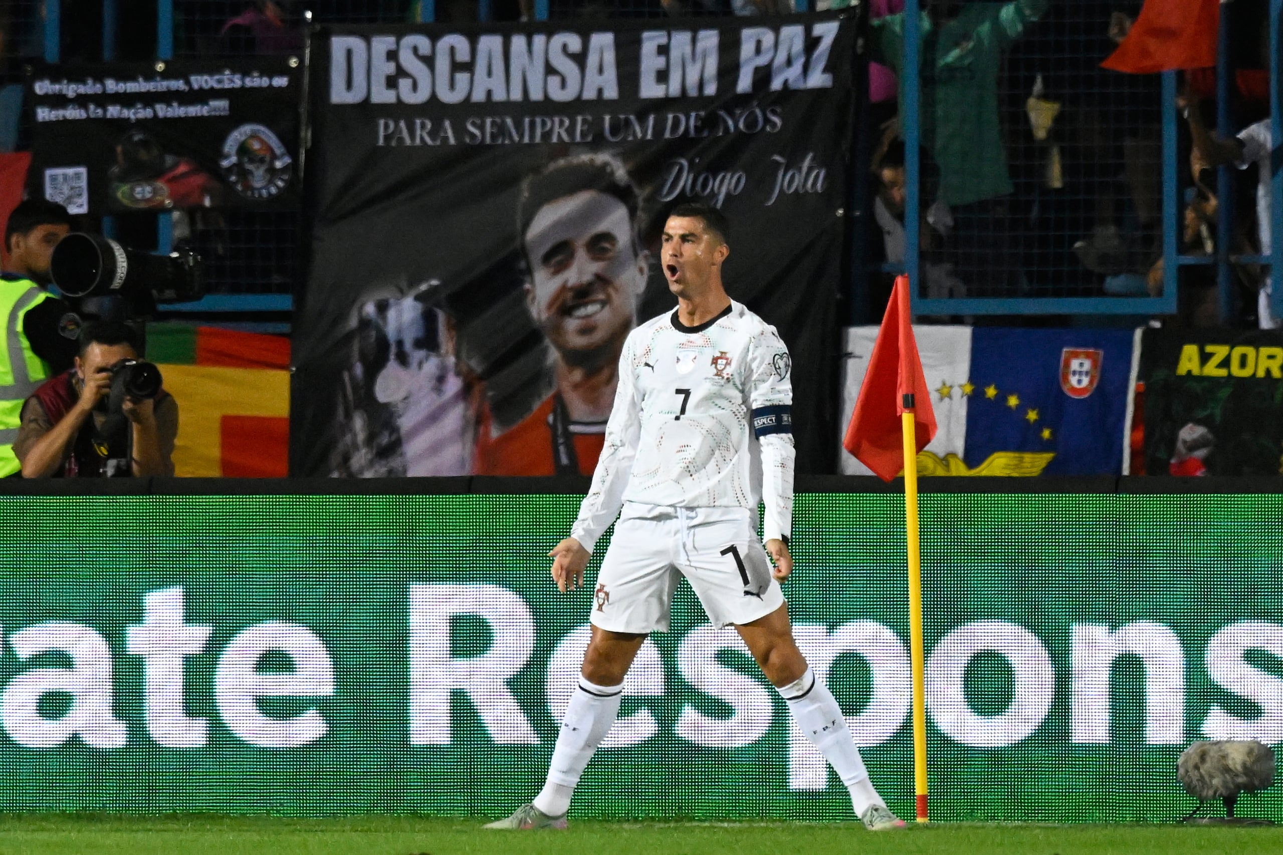 Cristiano Ronaldo celebra tras anotar el segundo gol de Portugal en el partido contra Armenia por las eliminatorias del Mundial 2026, el sábado 6 de septiembre de 2025.