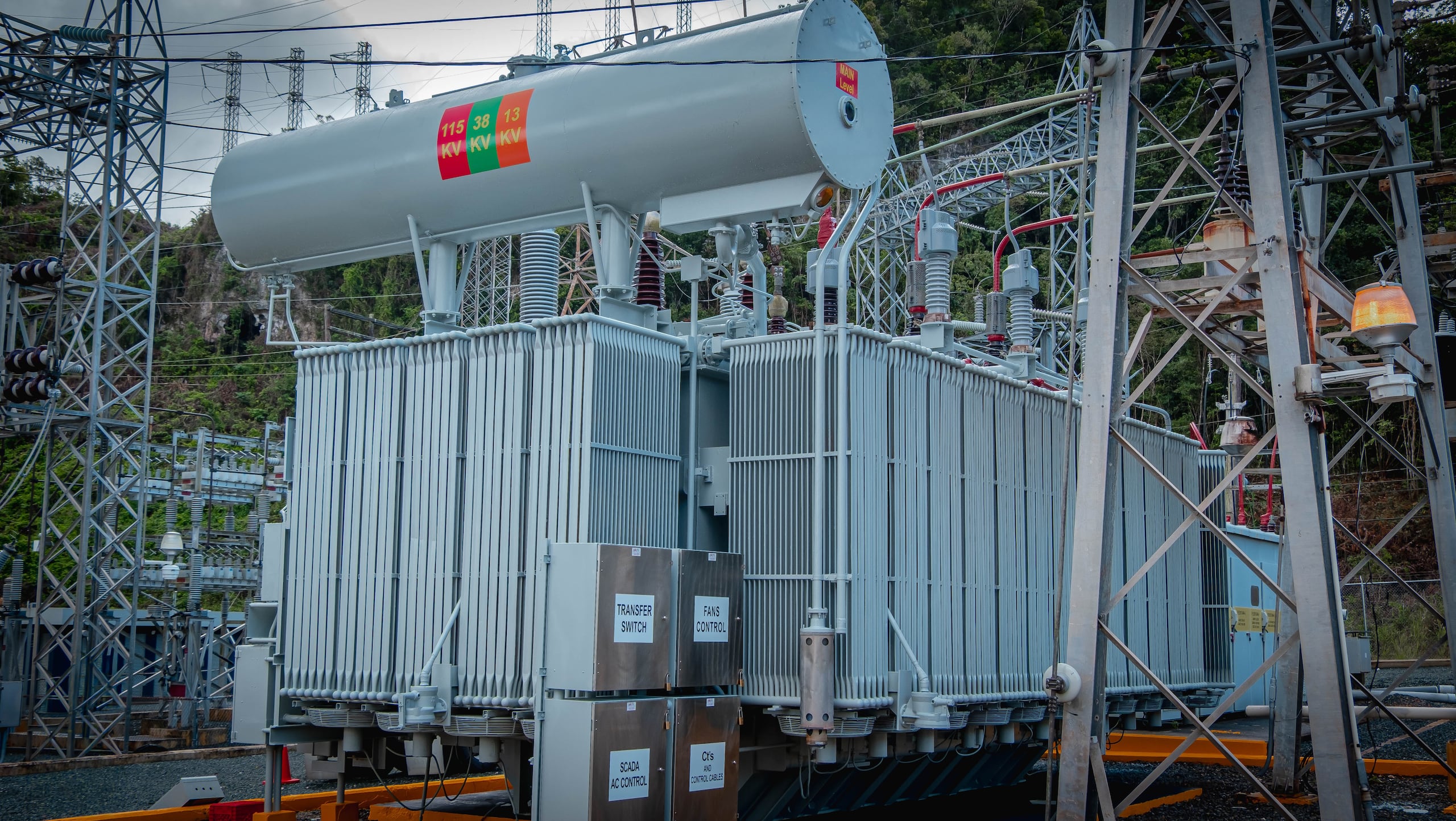 En la cadena de distribución de la energía el transformador es esencial.