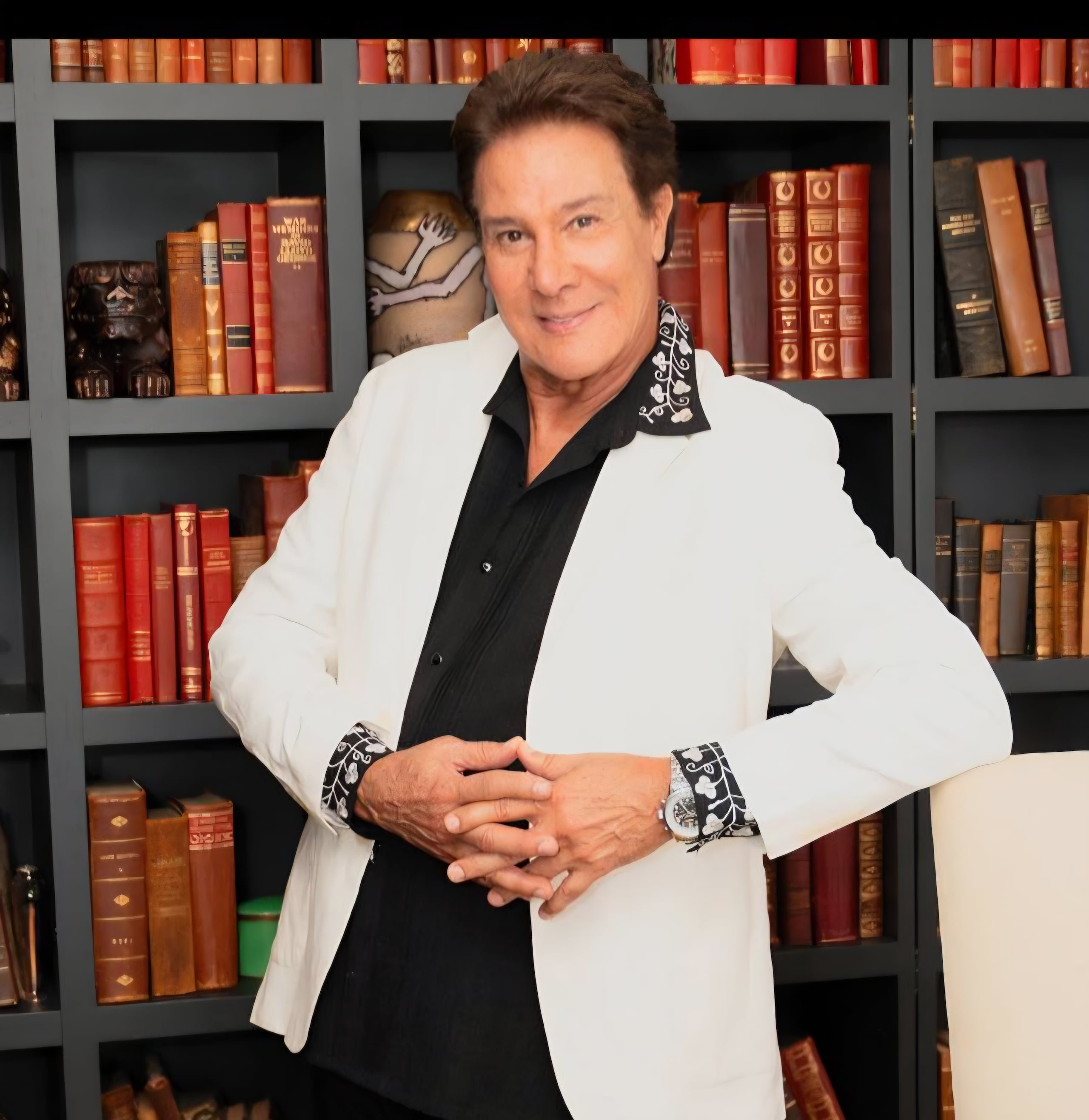 El actor y cantante Fernando Allende presenta el sencillo "Quiero bailar contigo" y prepara un biodocumental basado en su vida.