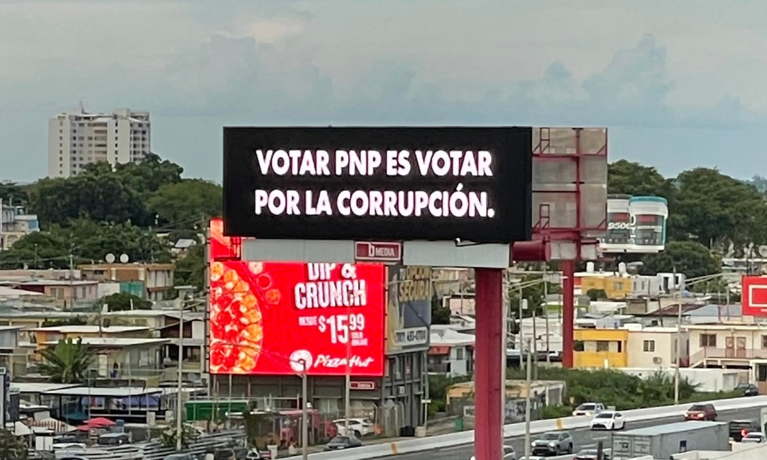 Uno de los anuncios en contra del PNP por los que se querellaron ante el contralor electoral.