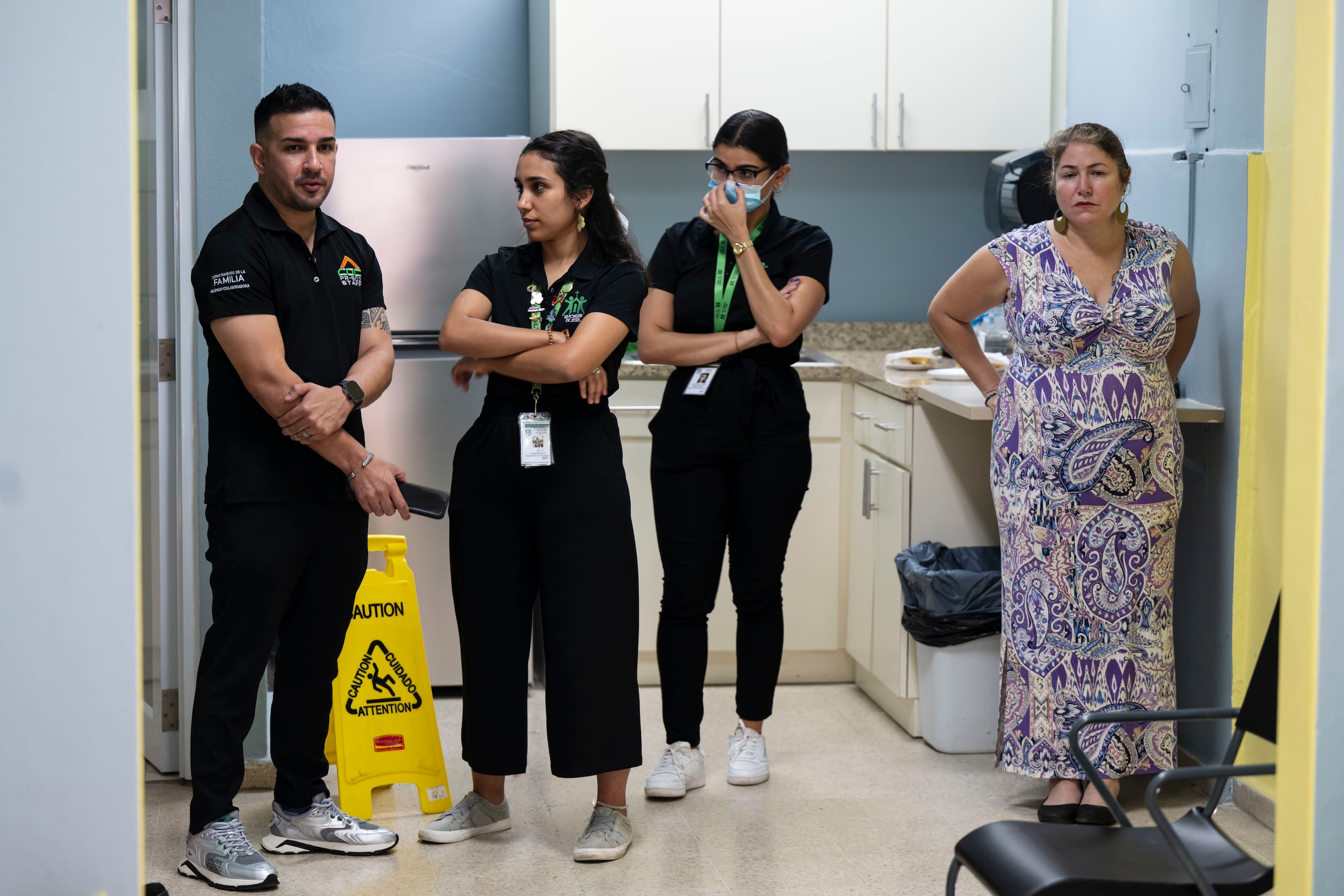 Desde la izq. Josué Maisonet, director ejecutivo de La Fondita, Gabriela González Maldonado y Juliana Vidal, trabajadoras sociales, y Rosaelena Suárez Sierra, participante del programa.