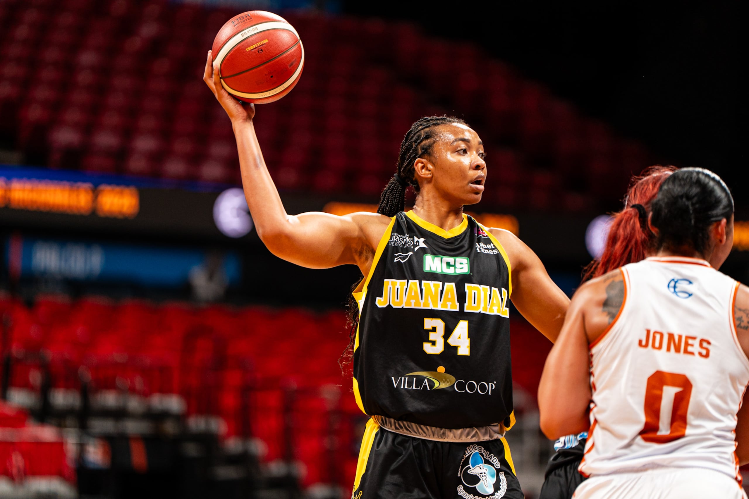 La importada de las Monarcas de Juana Díaz, Imani McGee.