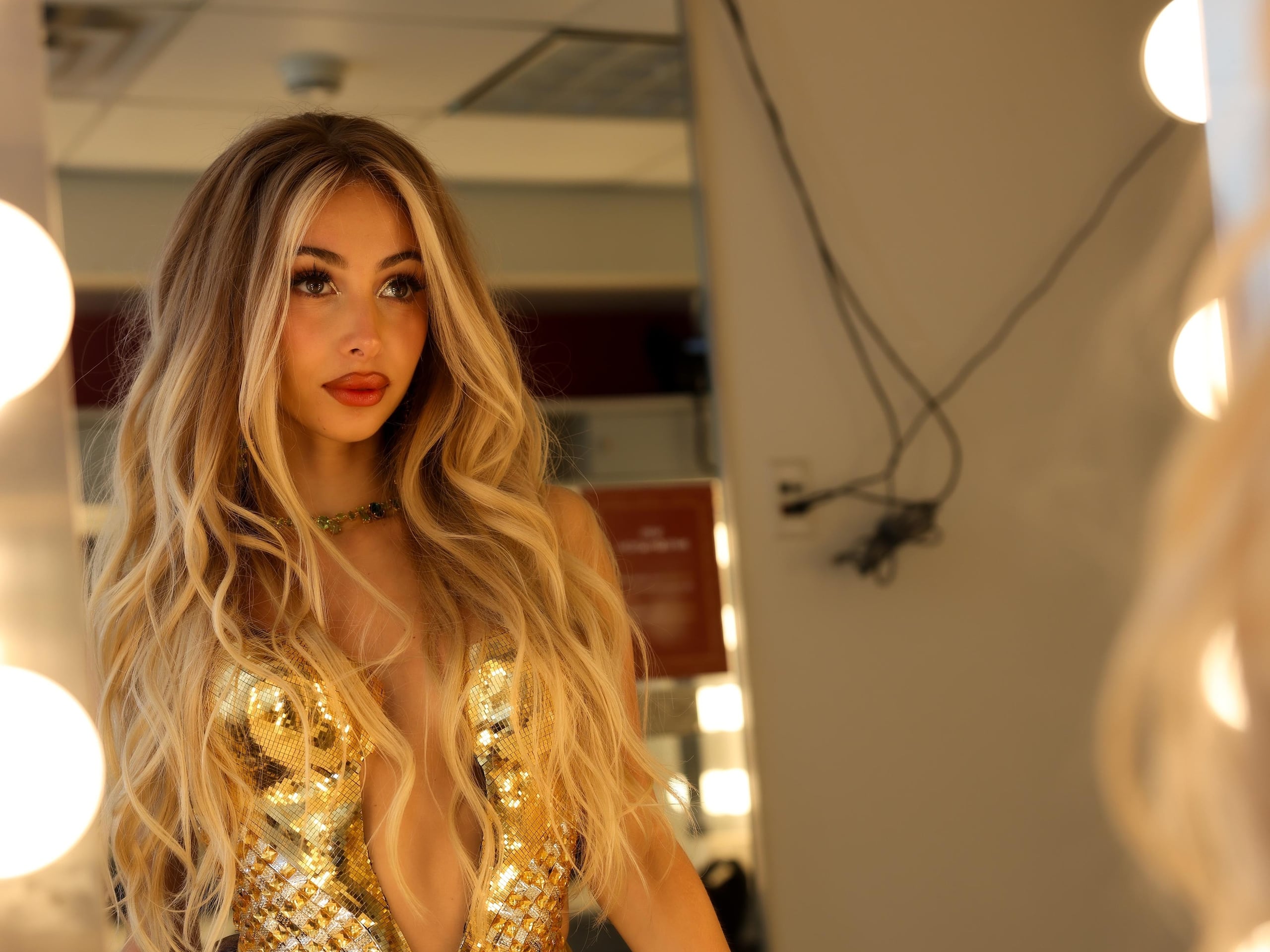 MAR continúa explorando su sonido a la medida que sigue viajando a distintas partes del mundo con Gloria Trevi.