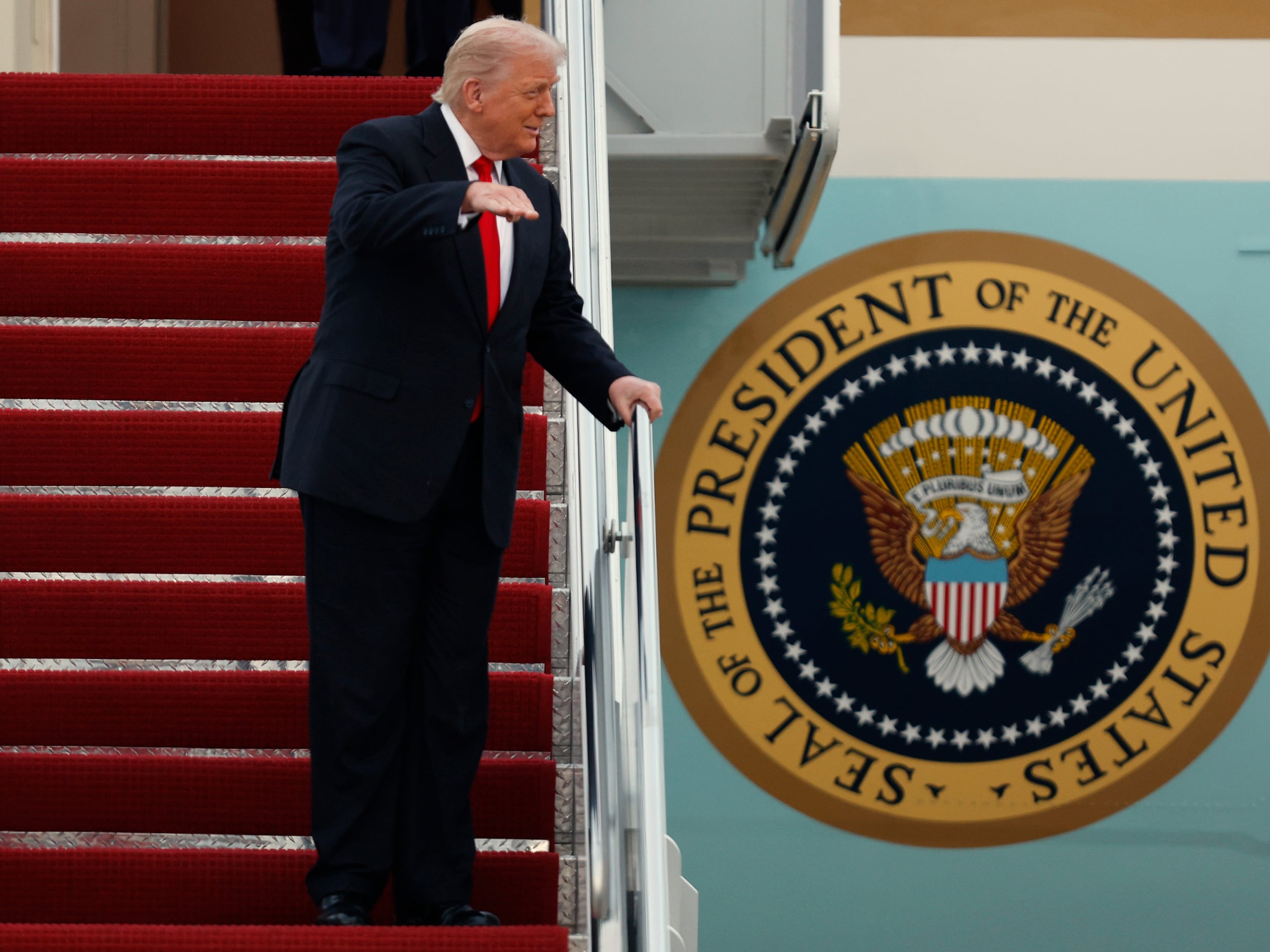 Desde el jueves, la Administración Trump ha enmarcado su despliegue militar cerca de Venezuela bajo el nombre de “Lanza del Sur”, una misión que ha generado incertidumbre por no conocer detalles de sus alcances.