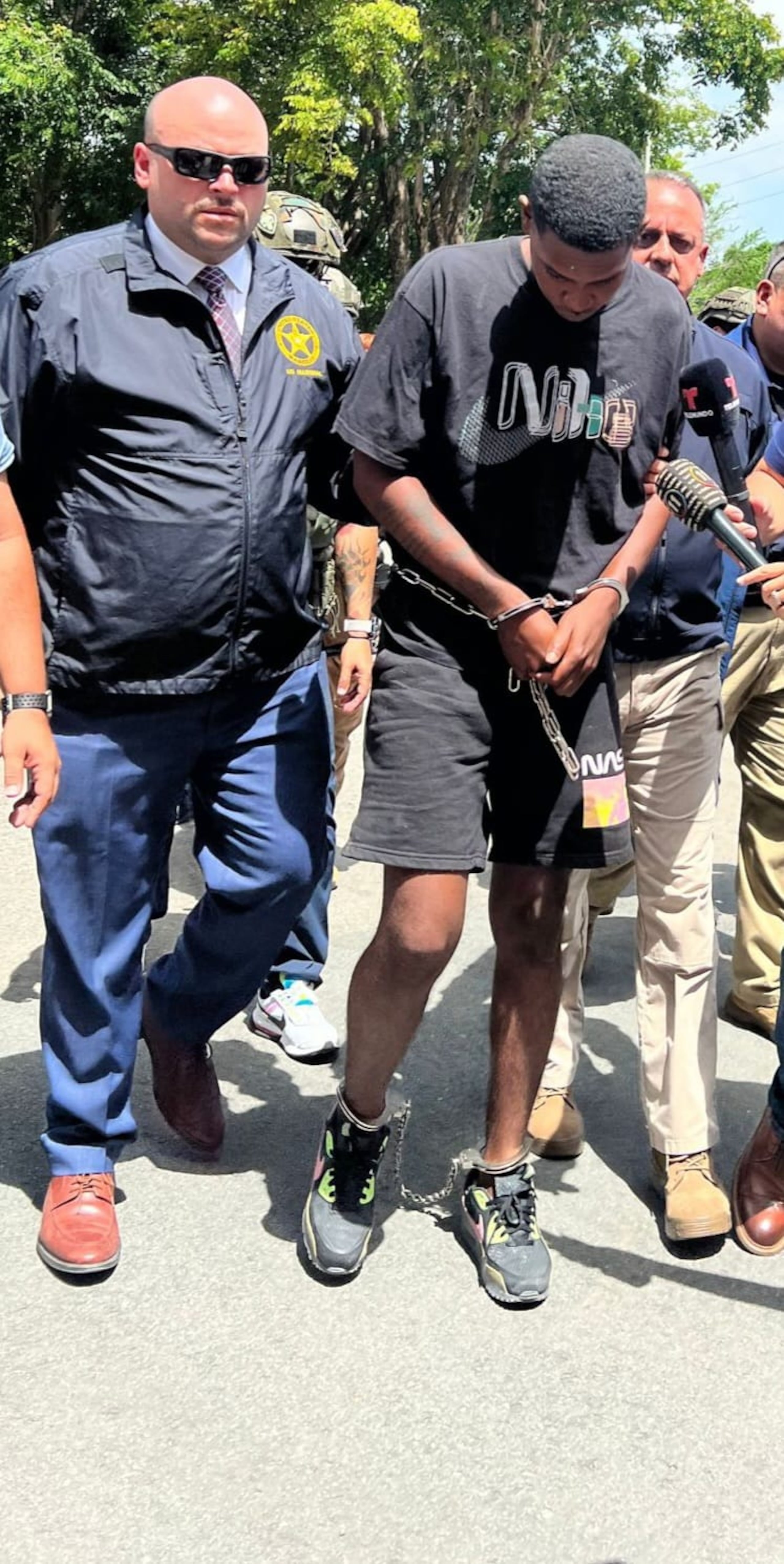 El fugitivo, de 30 años, fue arrestado en el residencial Manuel A. Pérez, en Hato Rey, por el crimen de dos hermanos en un restaurante del Condado