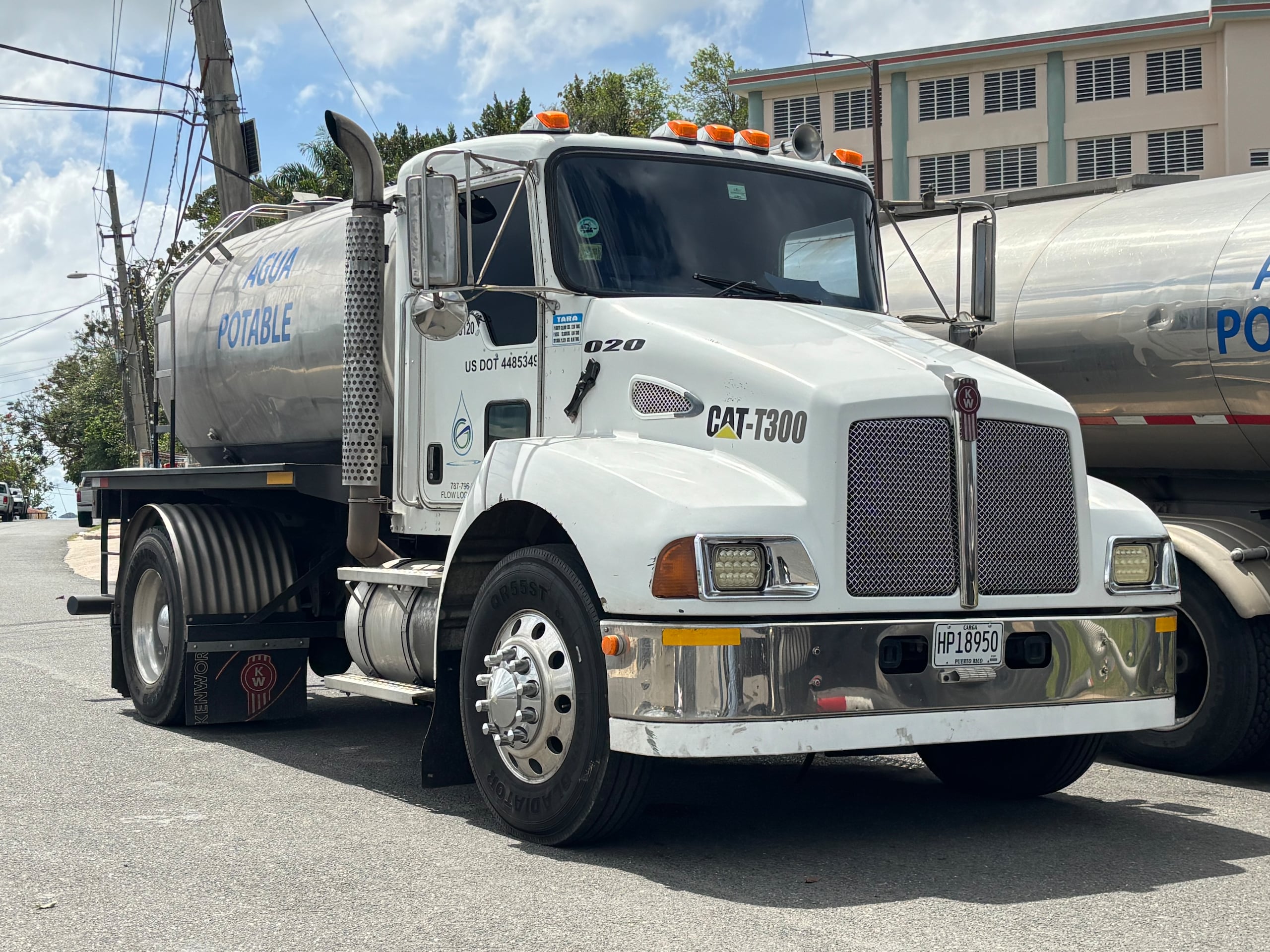 El alcalde de Hatillo, Carlos Román Román, informó que se estableció un oasis y un plan de distribución de agua por la comunidad Bayaney.
