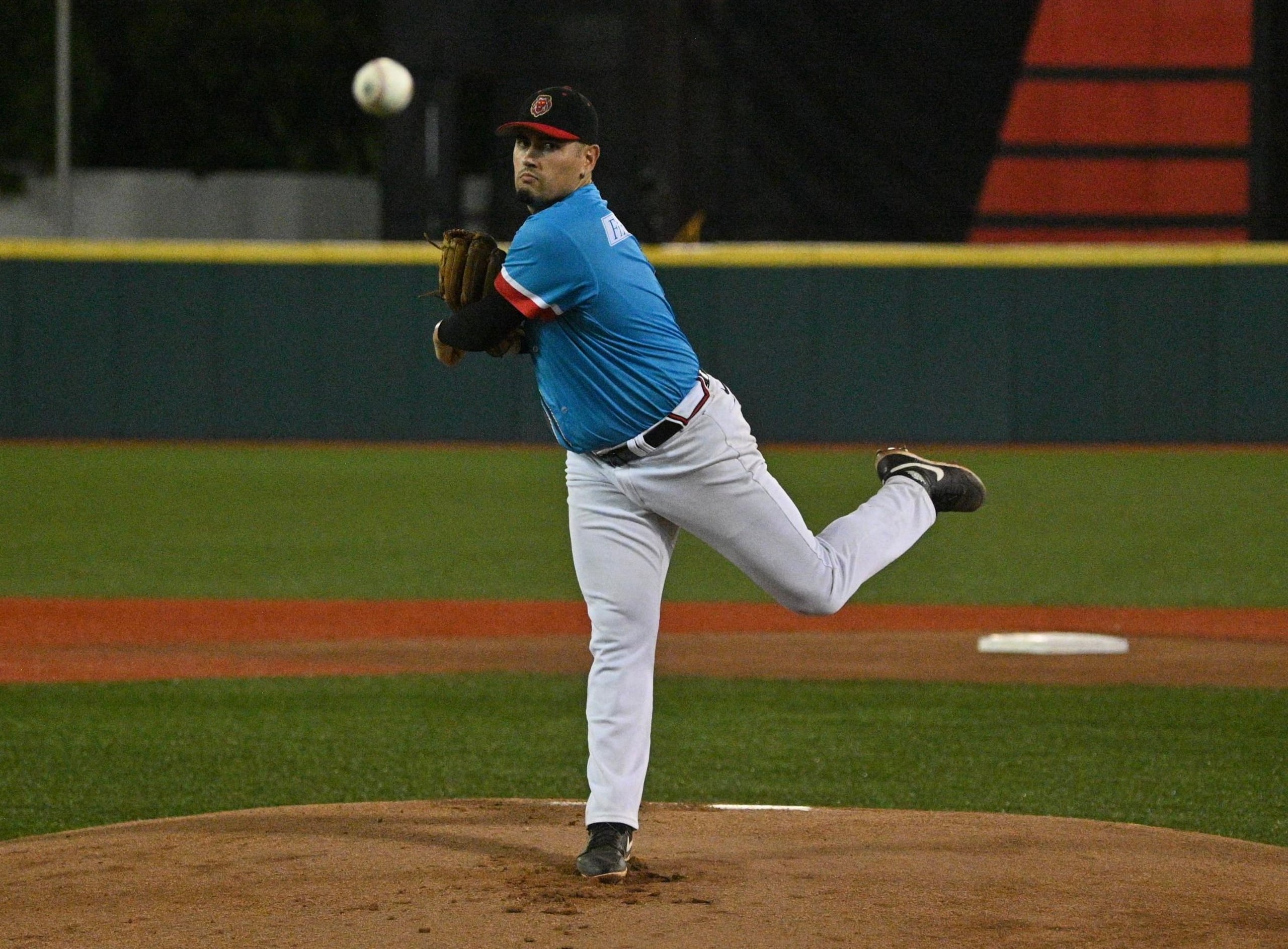 Ryan Muñoz se llevó el triunfo por los Leones de Patillas en el primer juego de la final de la Liga de Béisbol Superior Doble A.