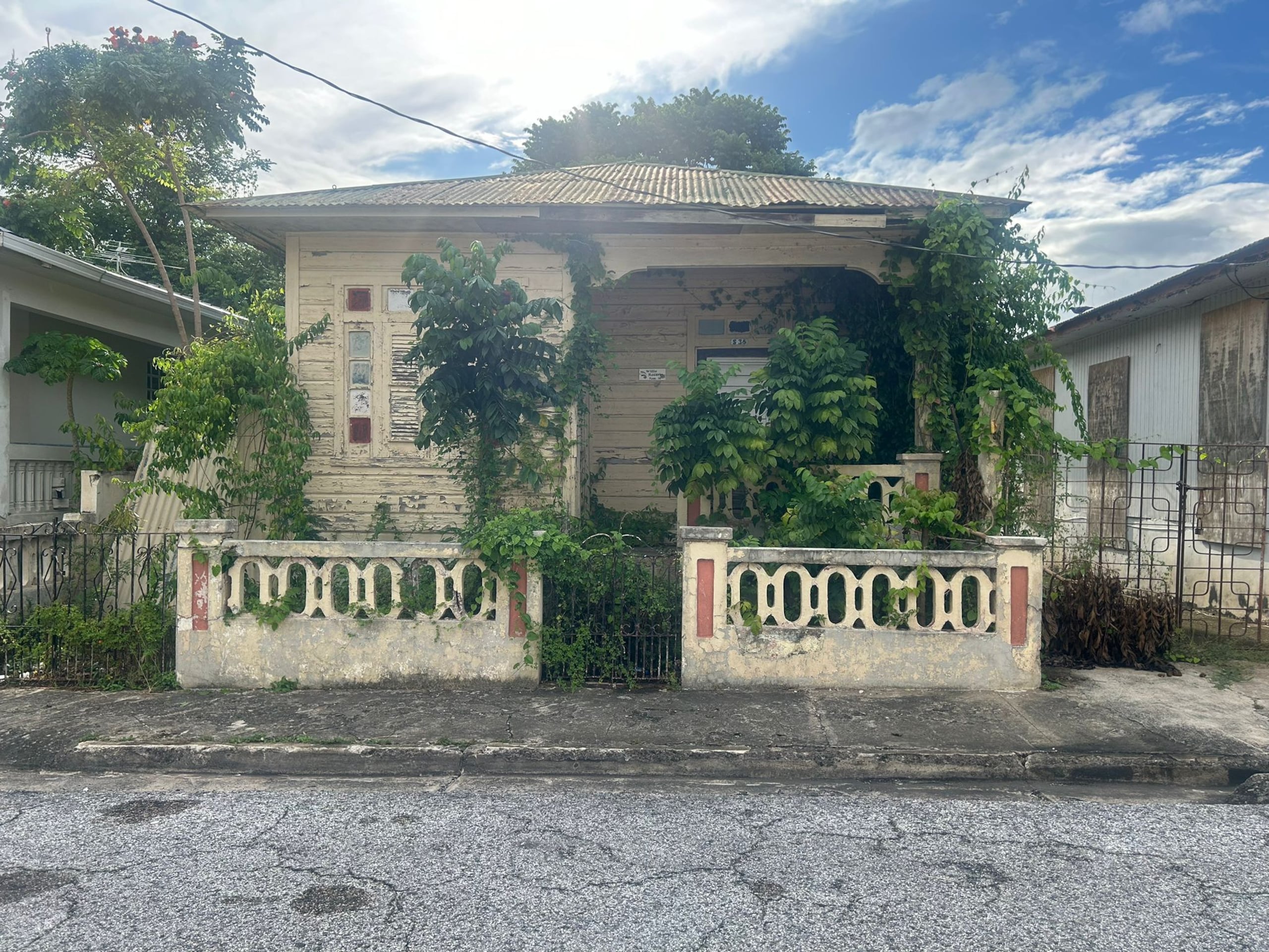 Según el Censo de 2020, en Coamo existen 2,360 viviendas desocupadas.