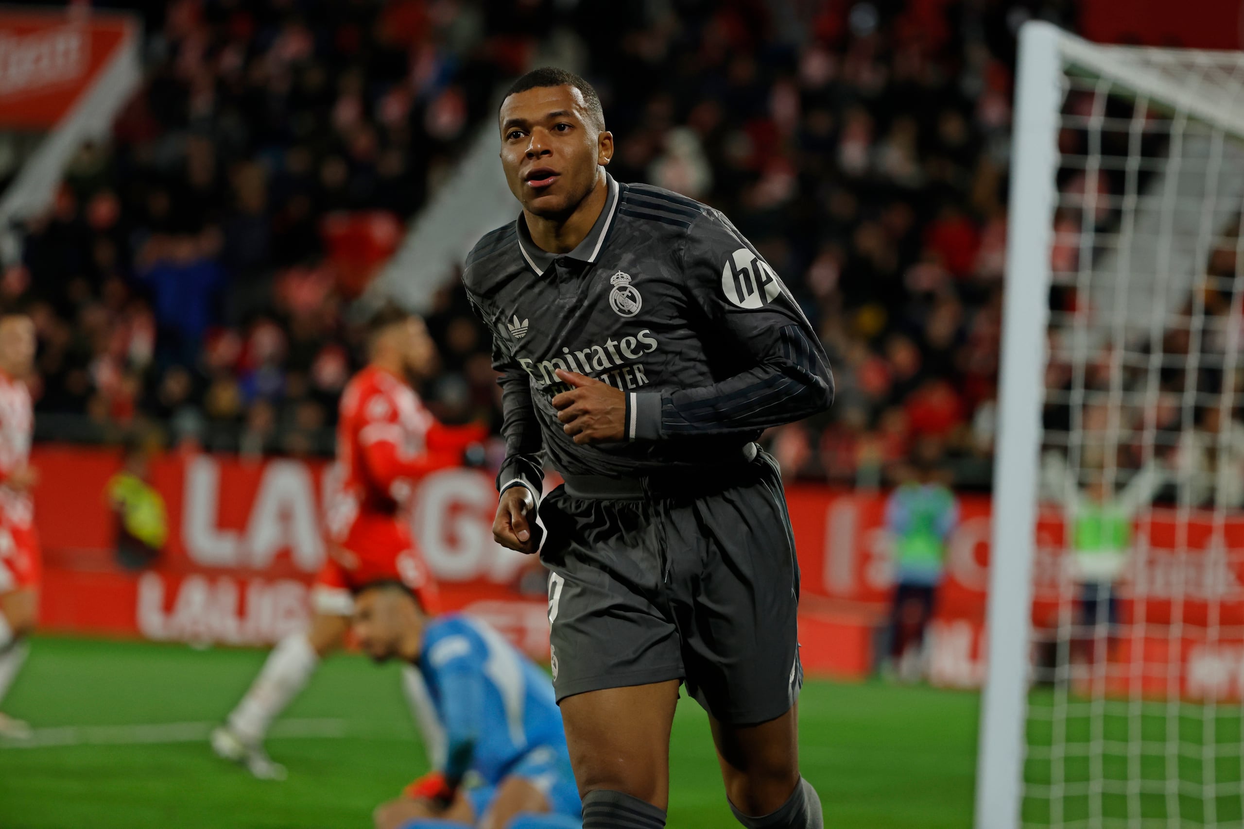 Kylian Mbappé estará disponible para jugar por el gigante español después de recuperarse de una lesión en el muslo izquierdo.
