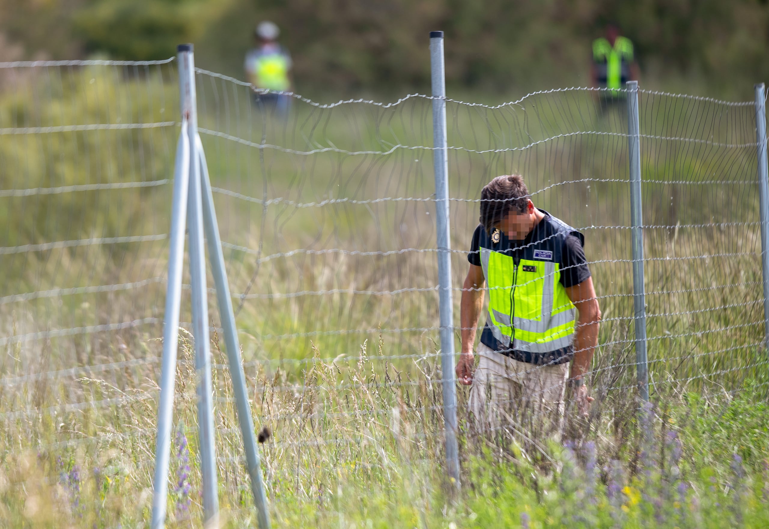 La búsqueda se concentra en los aledaños del pequeño municipio de Cogollo del Cengio, sobre todo en una vieja carretera que lleva a una zona de monte.