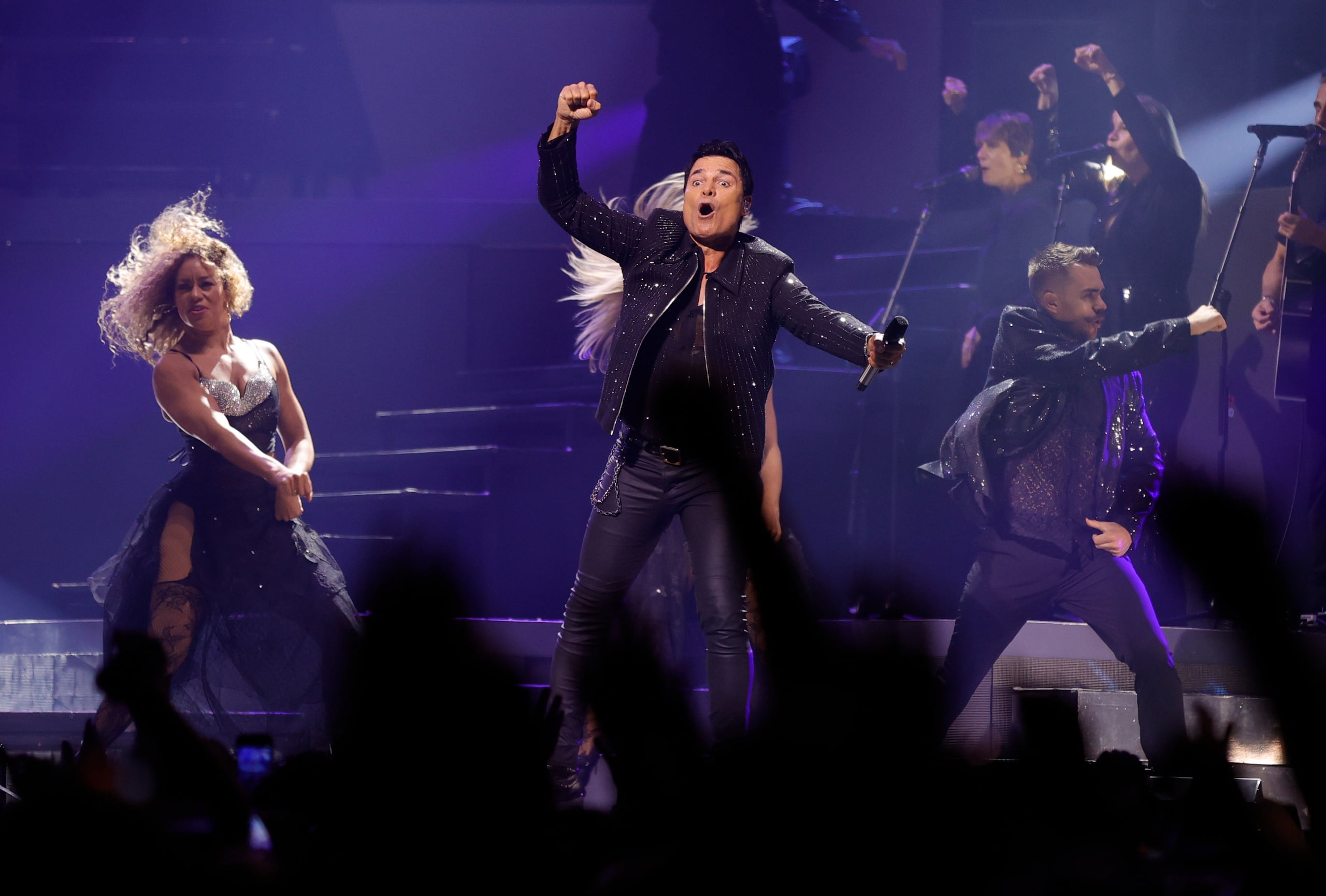 El 13 de marzo pasado, los demandantes contactaron al equipo de representación oficial de Chayanne, quienes confirmaron que los demandados no tenían autoridad para representar al cantante.