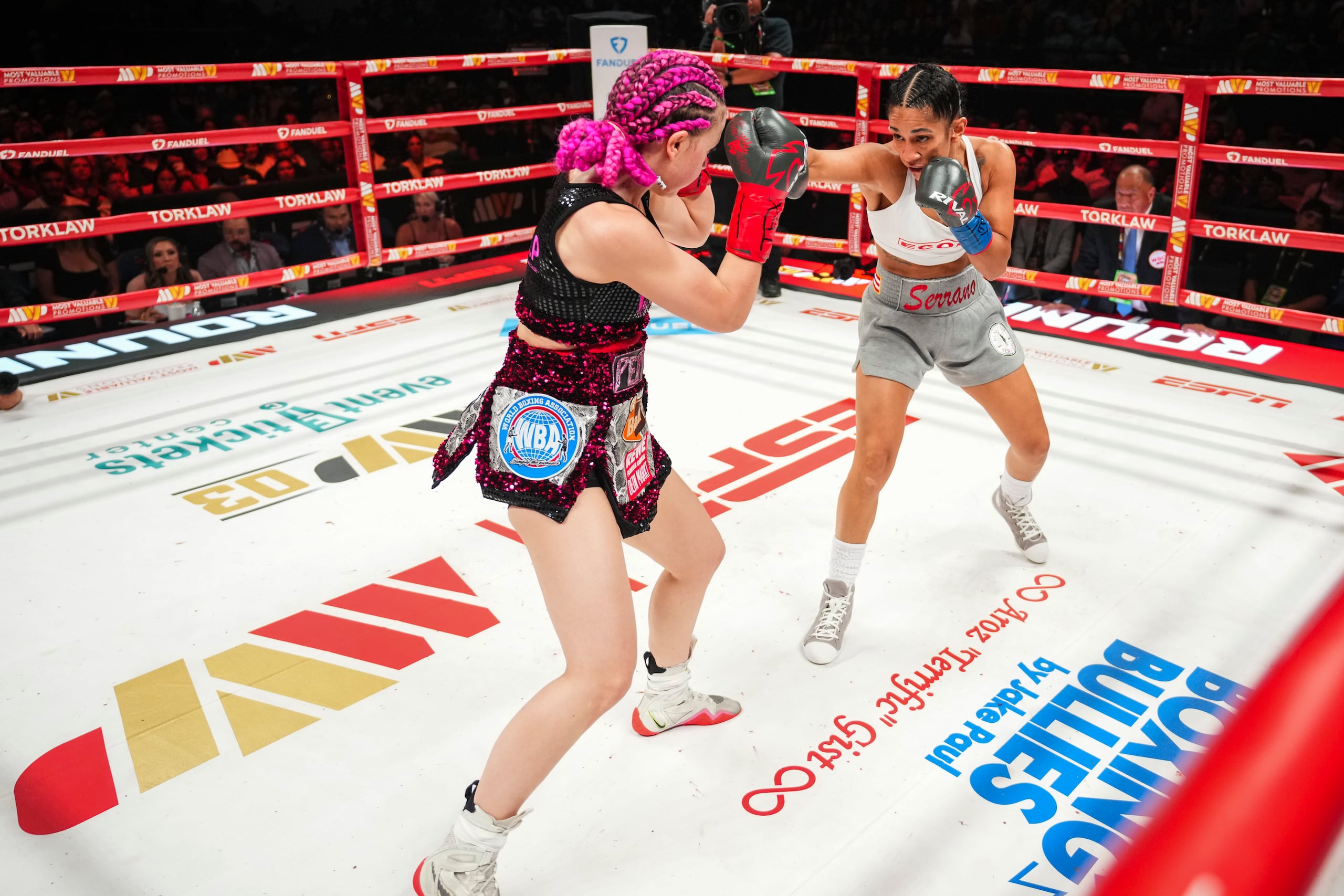 Serrano vs. Cheyenne “Pepper” Hanson.