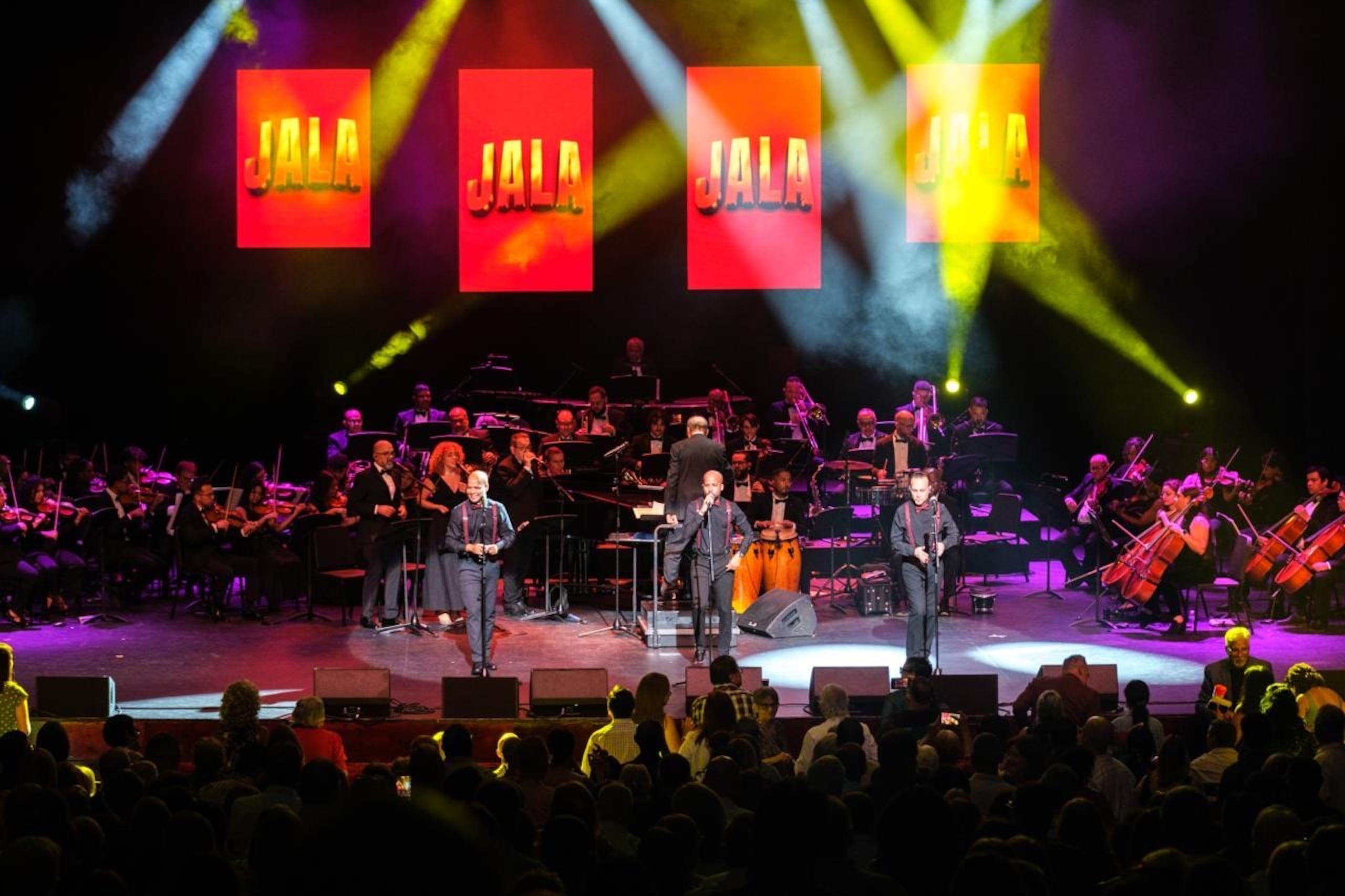 El evento contó con más de 60 músicos en escena.