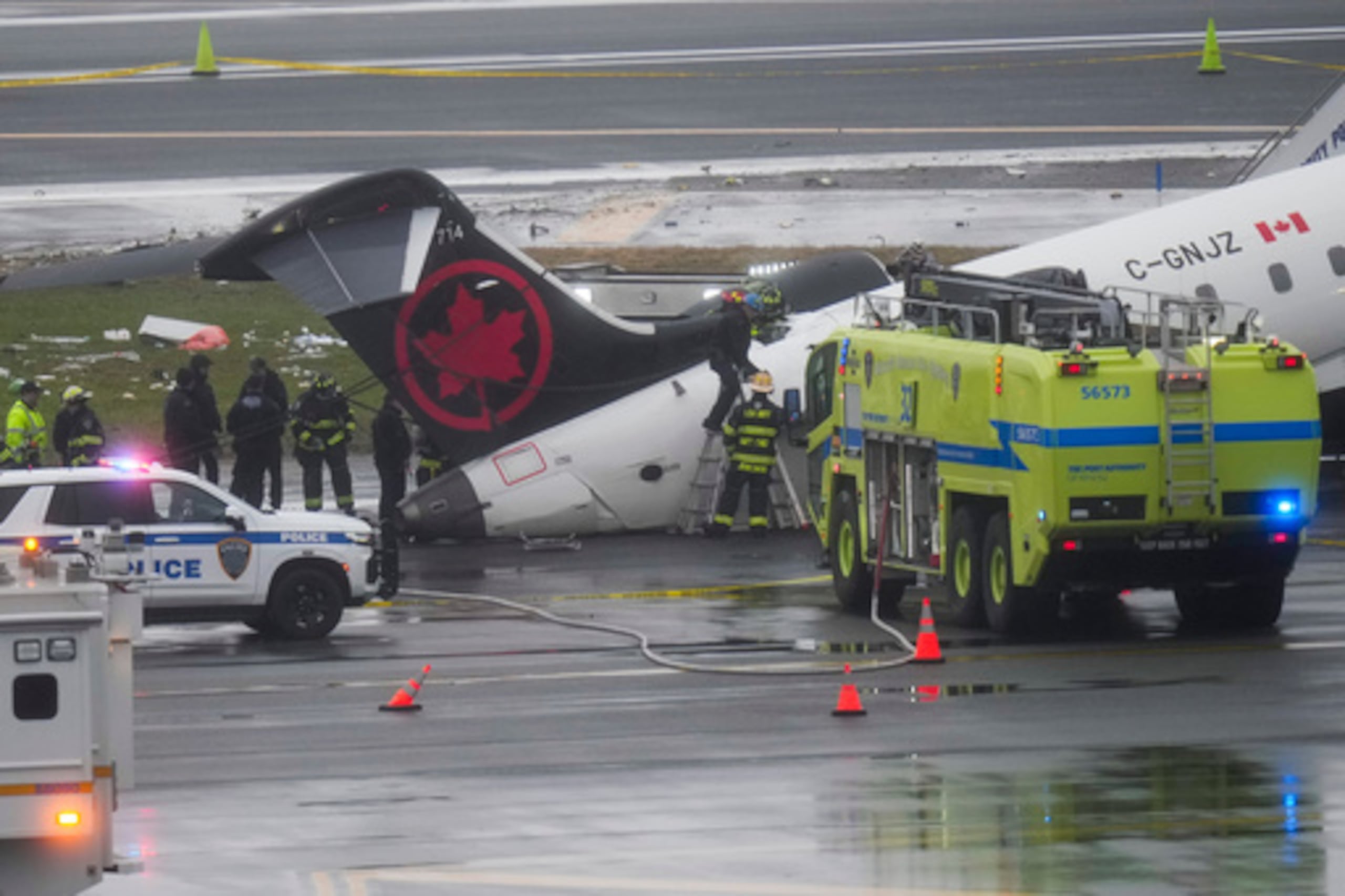 El pasado marzo, este mismo aeropuerto fue escenario de un accidente en el que murieron dos pilotos al colisionar su avión en la pista con un vehículo de bomberos.