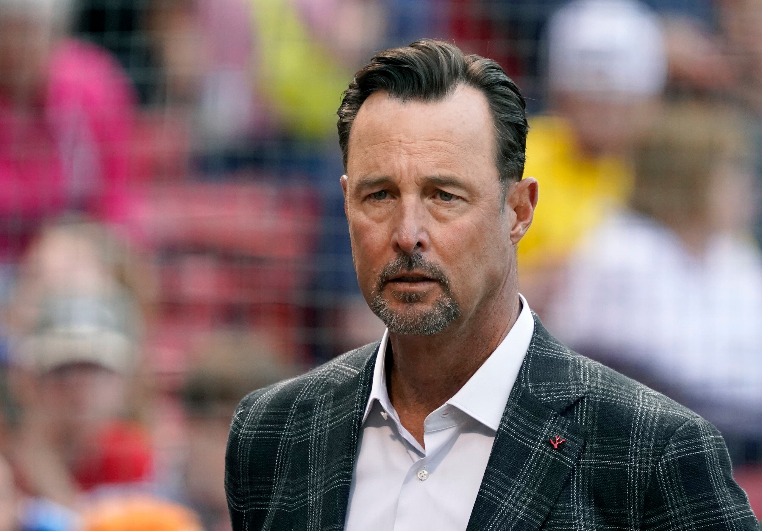 En esta foto de archivo aparece Tim Wakefield previo a un juego en el que trabajaría como comentarista el año pasado.