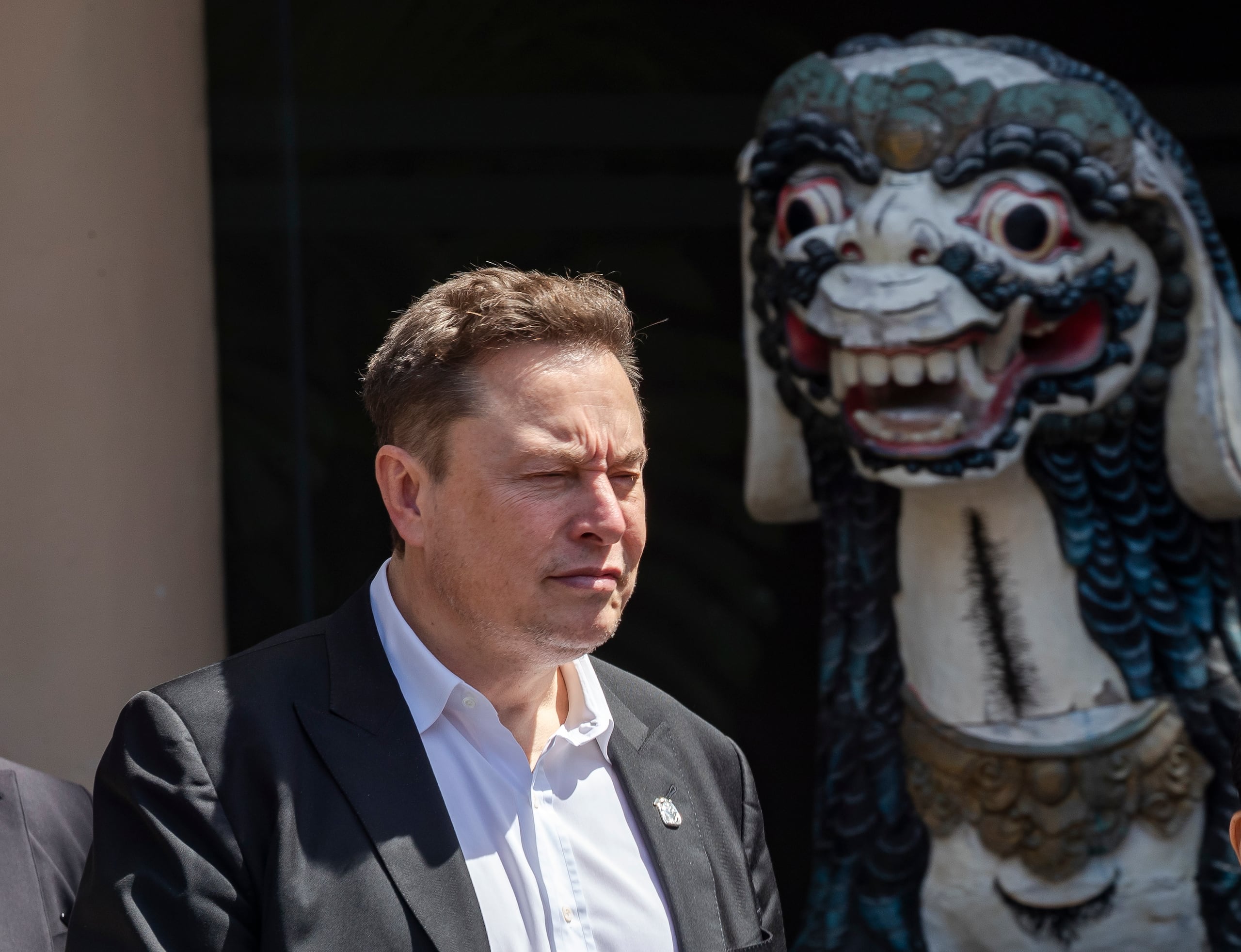 El dueño de X y consejero delegado de Tesla prometió dar hasta un millón de dólares al día, de forma aleatoria y hasta el día de las elecciones, a votantes de Arizona, Pensilvania, Carolina del Norte, Georgia, Míchigan, Nevada o Wisconsin.