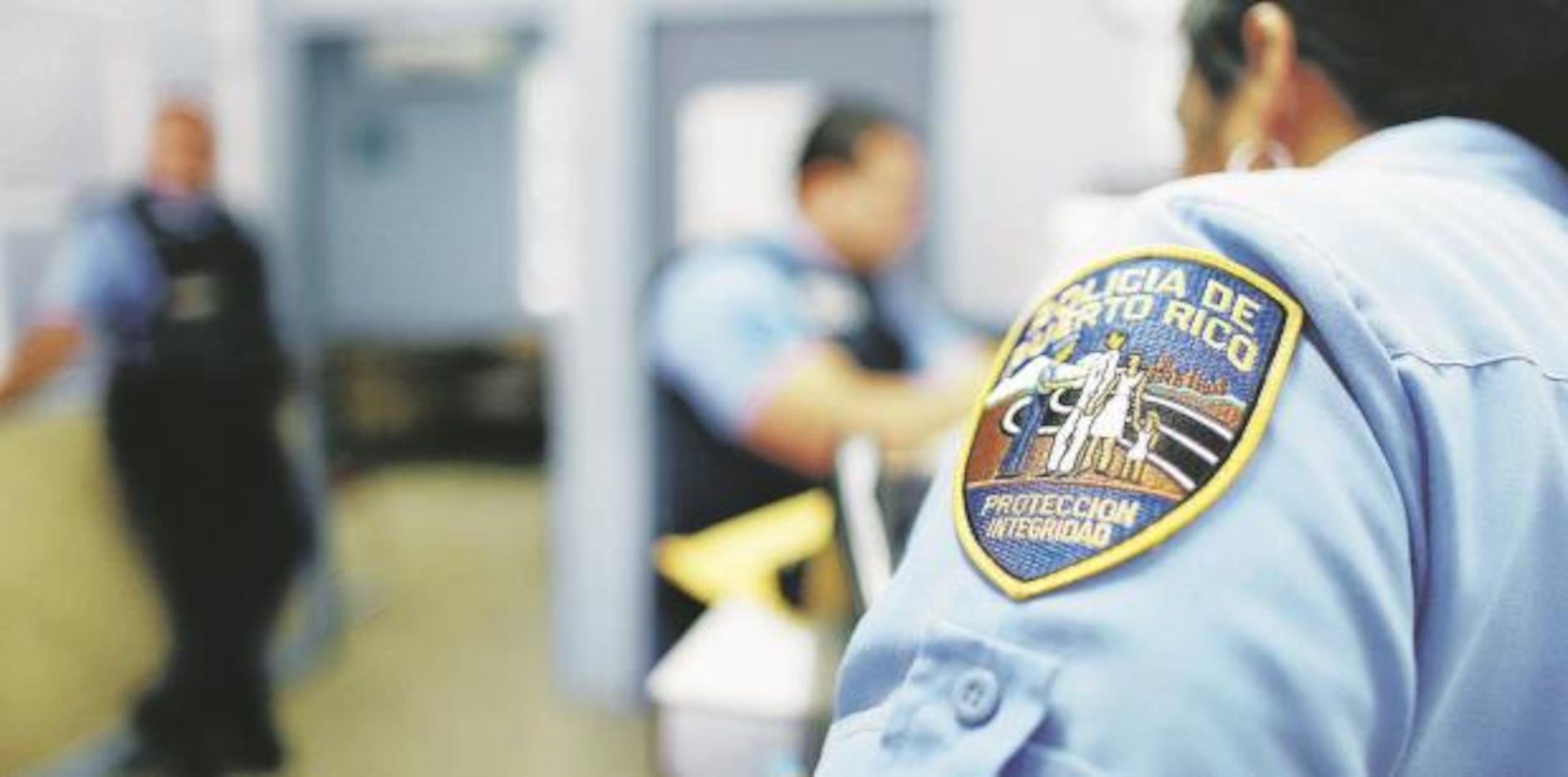 Agentes adscritos a la División de Robos del CIC en Carolina investigan el suceso. (Archivo)