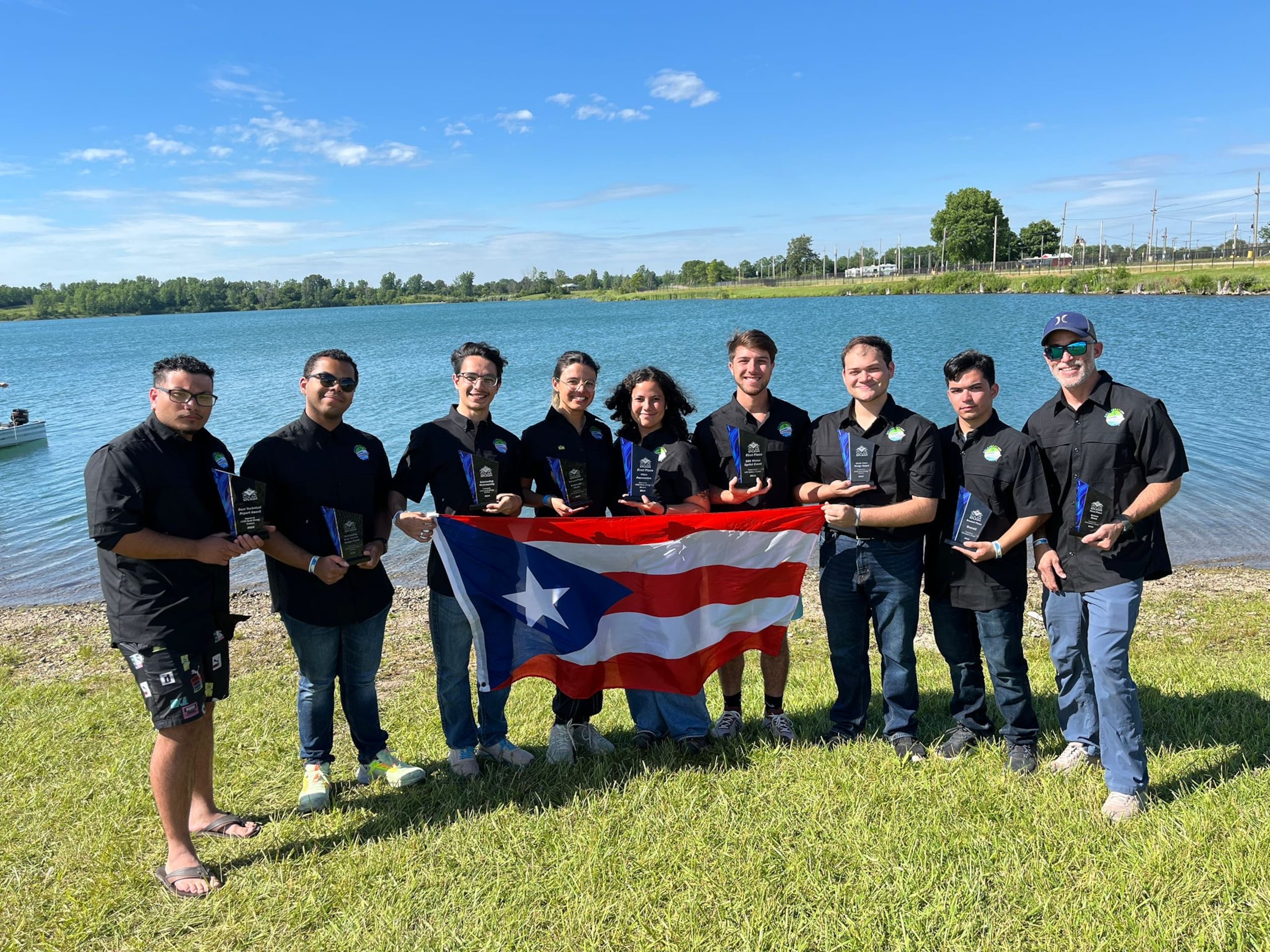 Parte del grupo de los departamentos de Ingeniería Eléctrica (INEL) y Computadoras (ICOM); y Mecánica (INME).