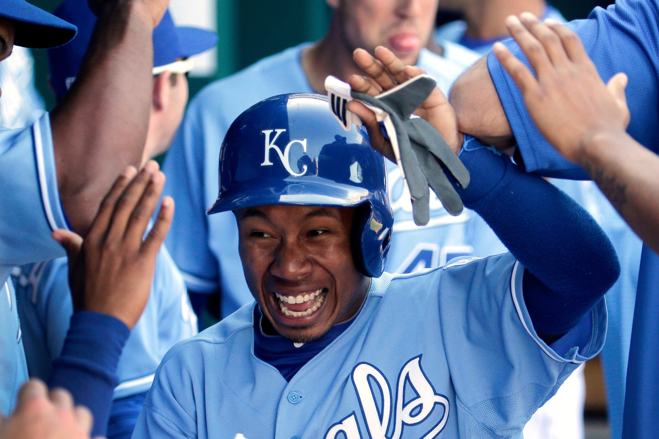 Gore, originario de Georgia, fue seleccionado por Kansas City en la vigésima ronda del draft amateur de 2011.