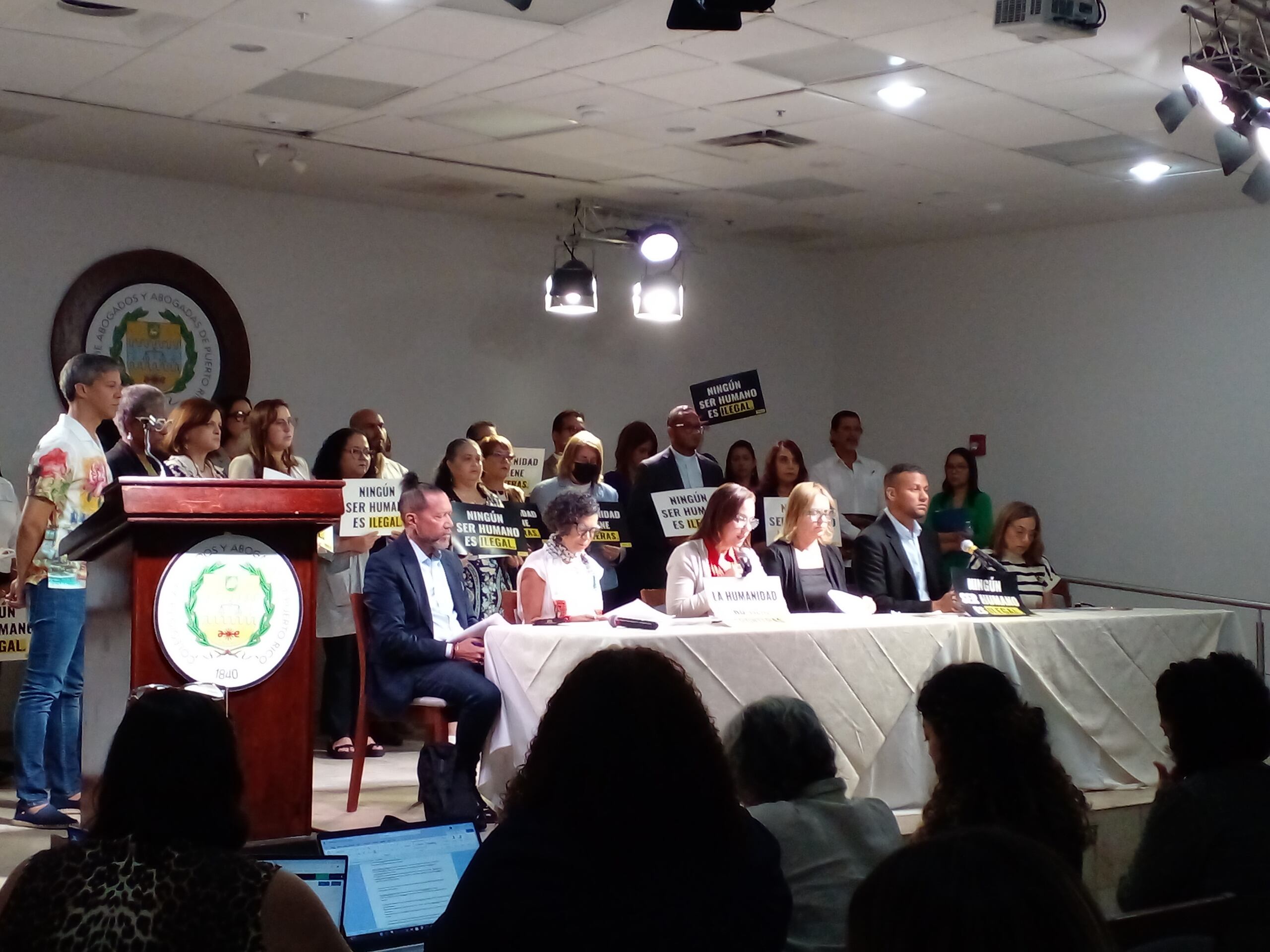 El Frente Amplio no solo brindará apoyo legal y orientación a las comunidades migrantes, sino que también trabajará en la organización de estas comunidades para promover su empoderamiento y participación en la lucha por sus derechos.
