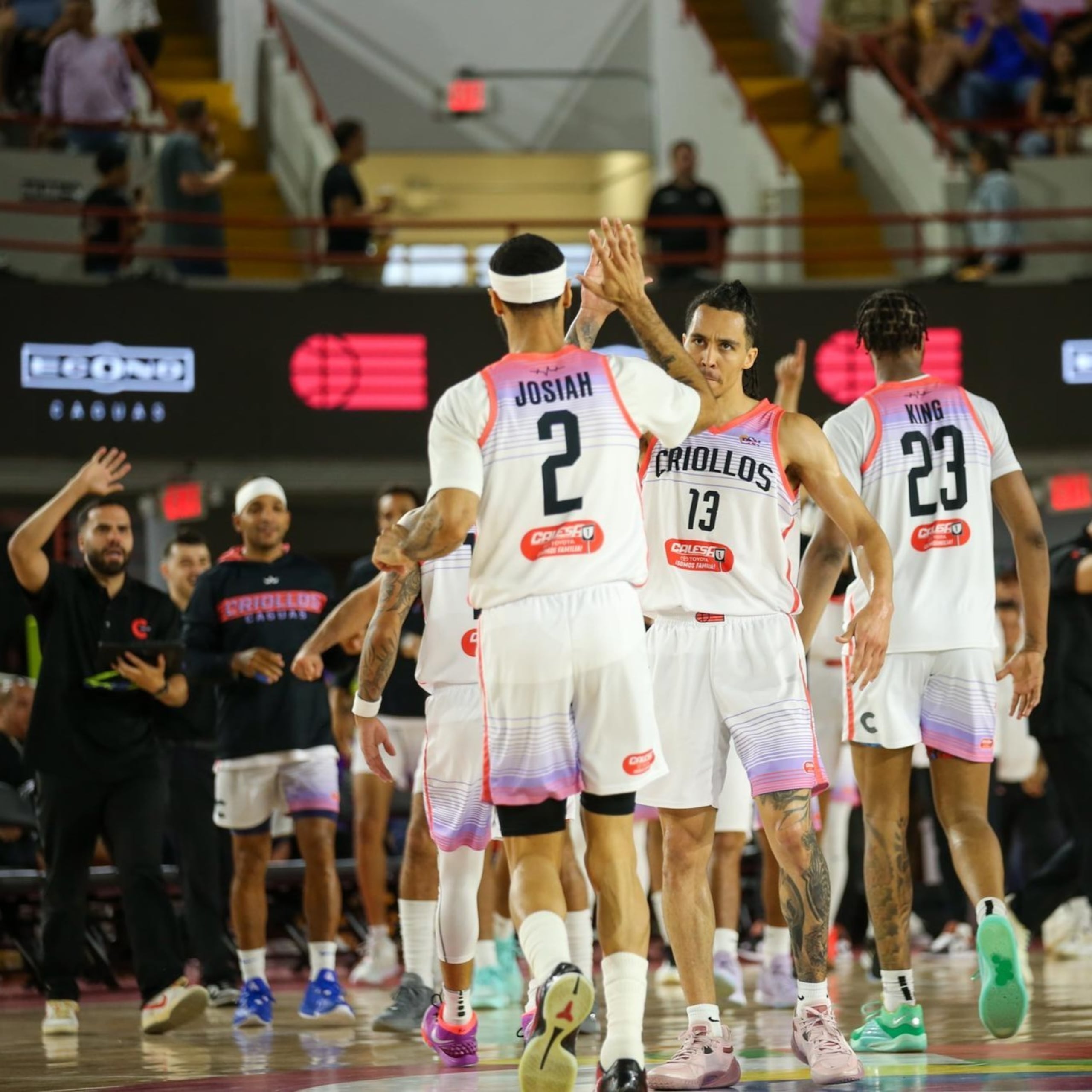 Travis Trice (13) anotó 14 puntos y repartió 12 asistencias.