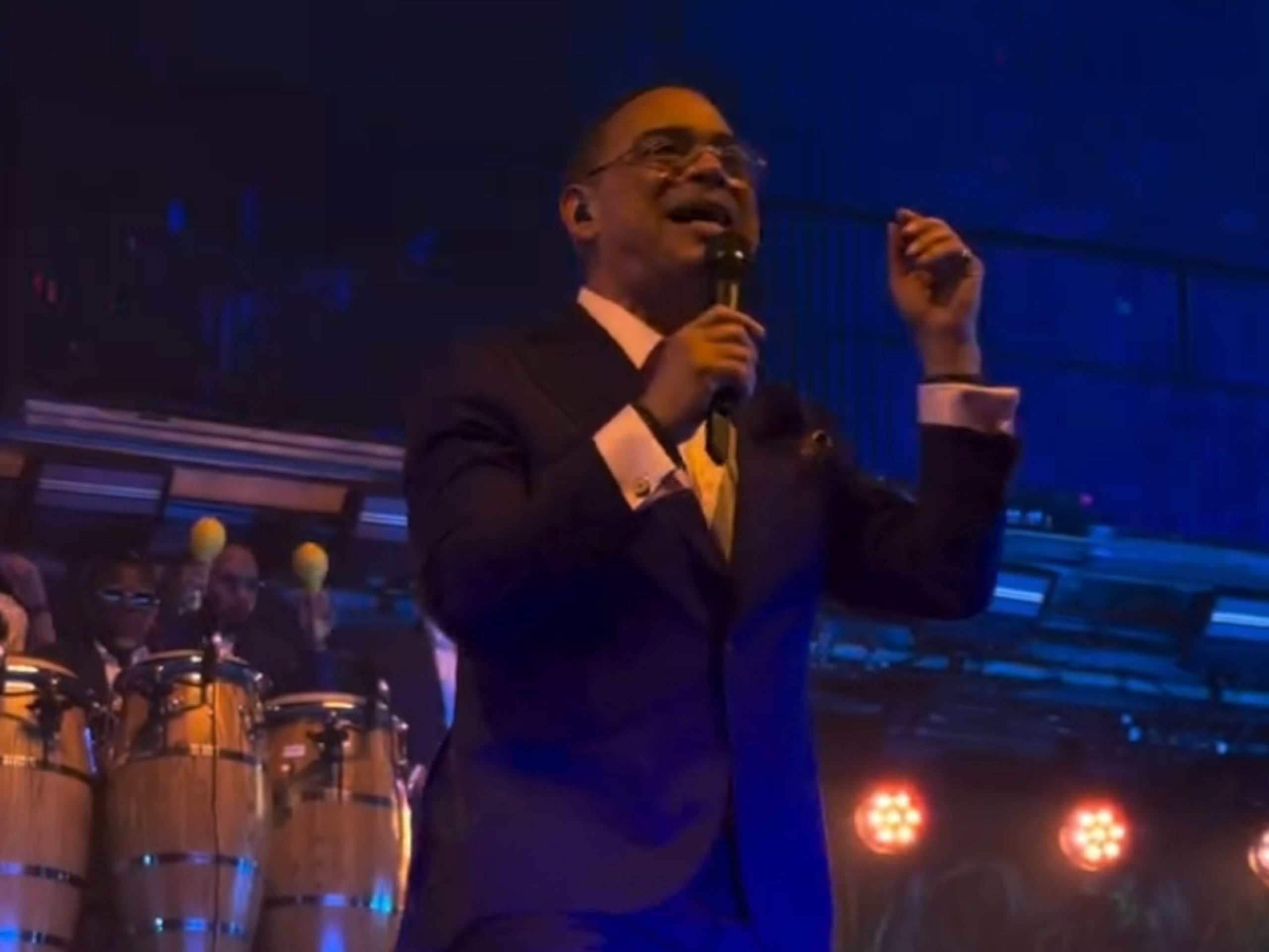 Gilberto Santa Rosa se destacó como uno de los talentos invitados en la septima función de la residencia "No me quiero ir de aquí".