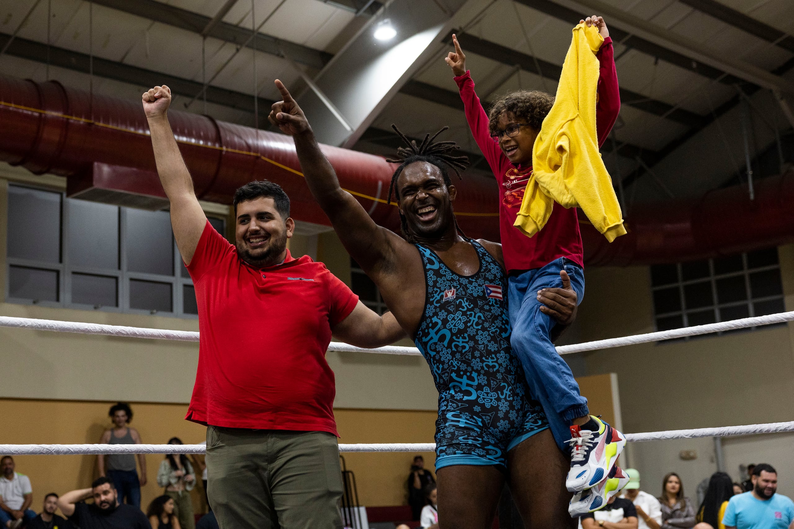“Mi intención era sorprender a los fanáticos y creo que lo logramos. Me sentí como pez en el agua", expresó Jaime Espinal tras su estreno airoso como luchador profesional en un evento celebrado en la cancha Nilmarie Santini del Departamento de Recreación y Deportes (DRD) en Santurce.