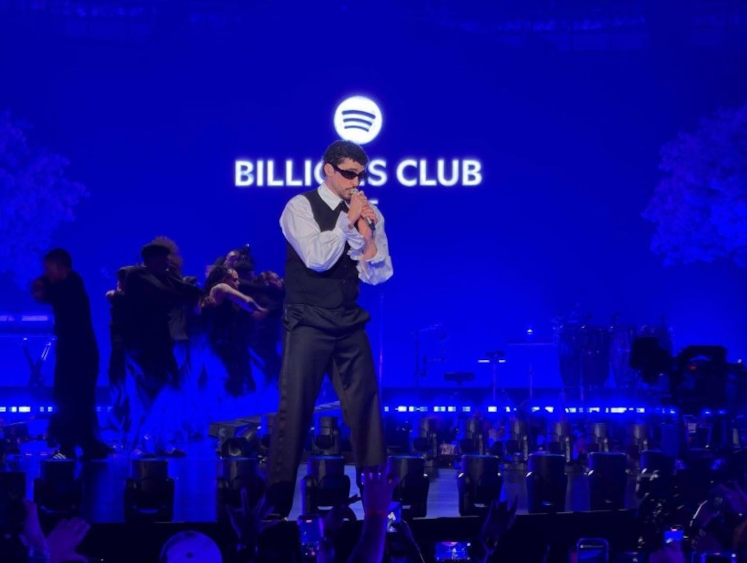 El puertorriqueño Bad Bunny se presentó ante miles de fanáticos en Tokio, Japón.