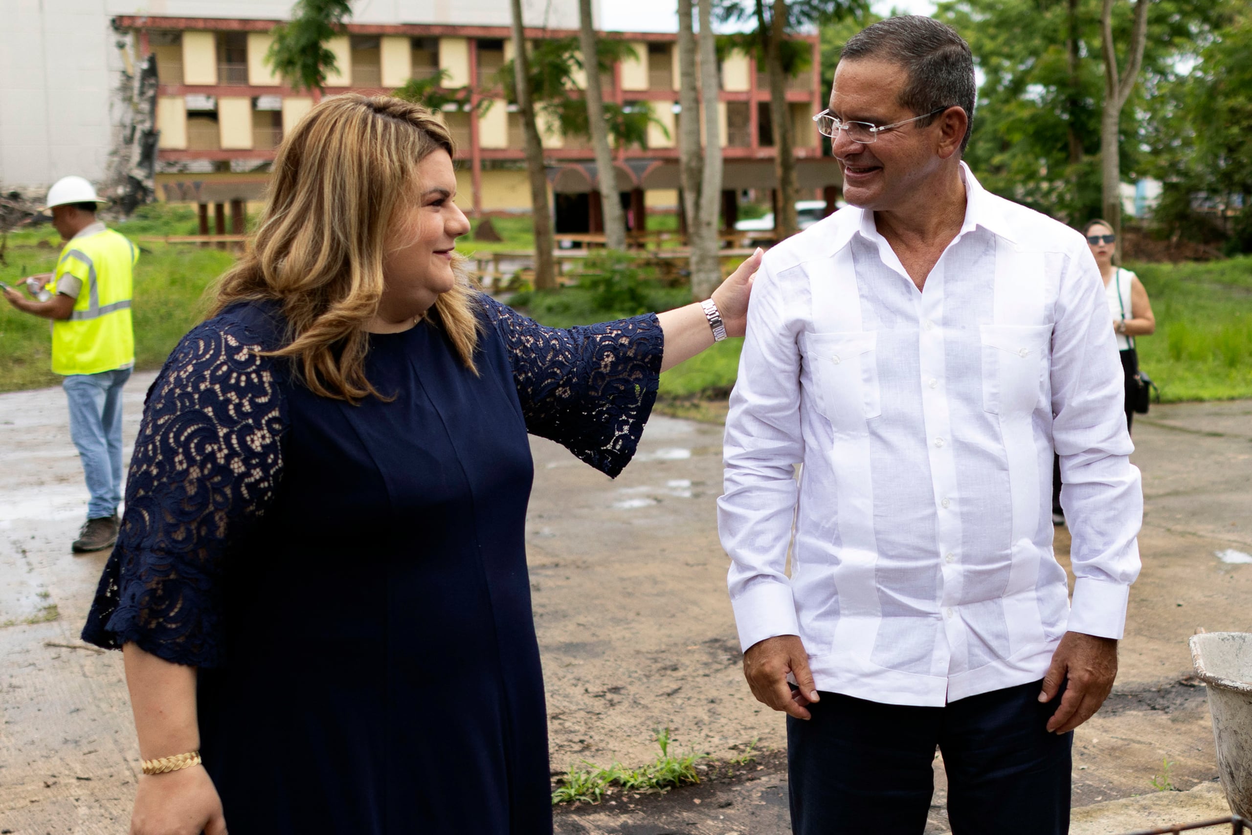 La gobernadora Jenniffer González junto al exgobernador Pedro Pierluisi. Foto por: Xavier Araújo | GFR Media