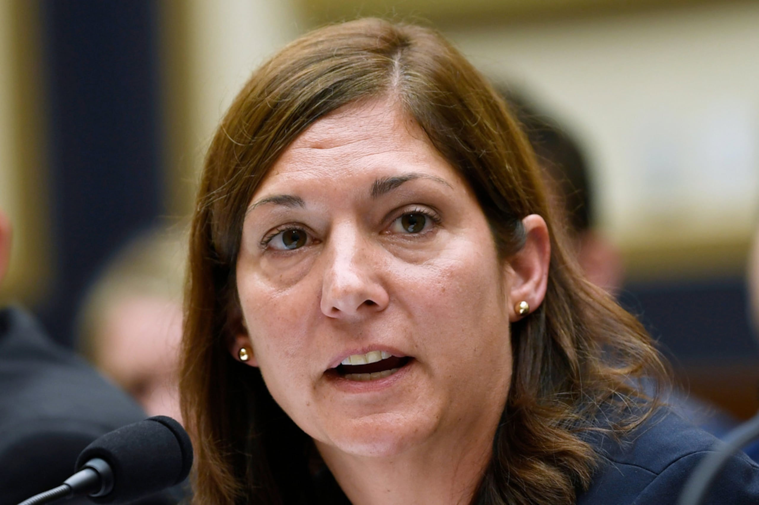 Nikki Floris, entonces encargada de tareas antiterroristas en el FBI, en el Congreso en Washington el 22 de octubre del 2019.