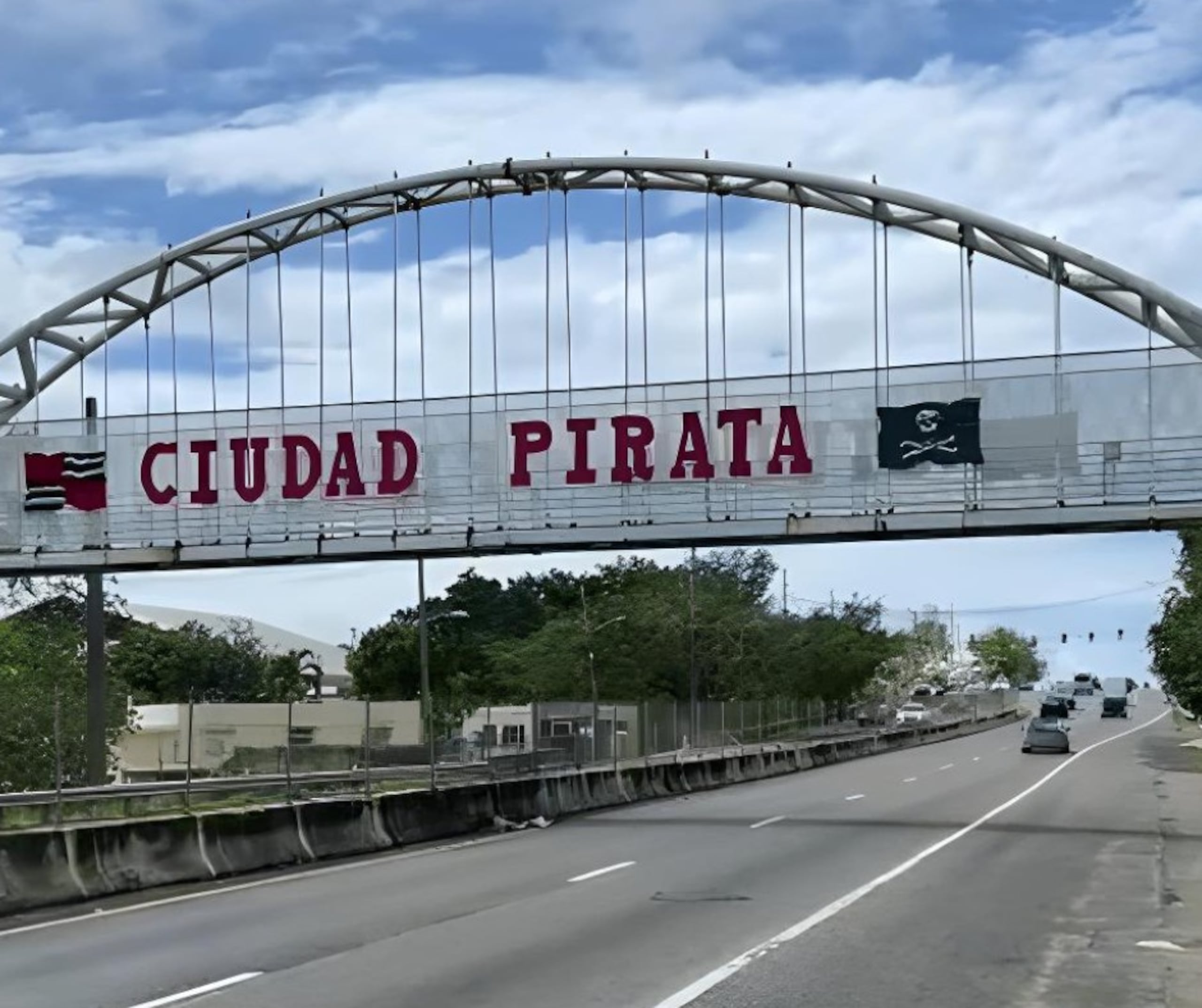 Tome en cuenta que las rutas alternas añaden entre 15 a 20 minutos el tiempo de desplazamiento por la zona.