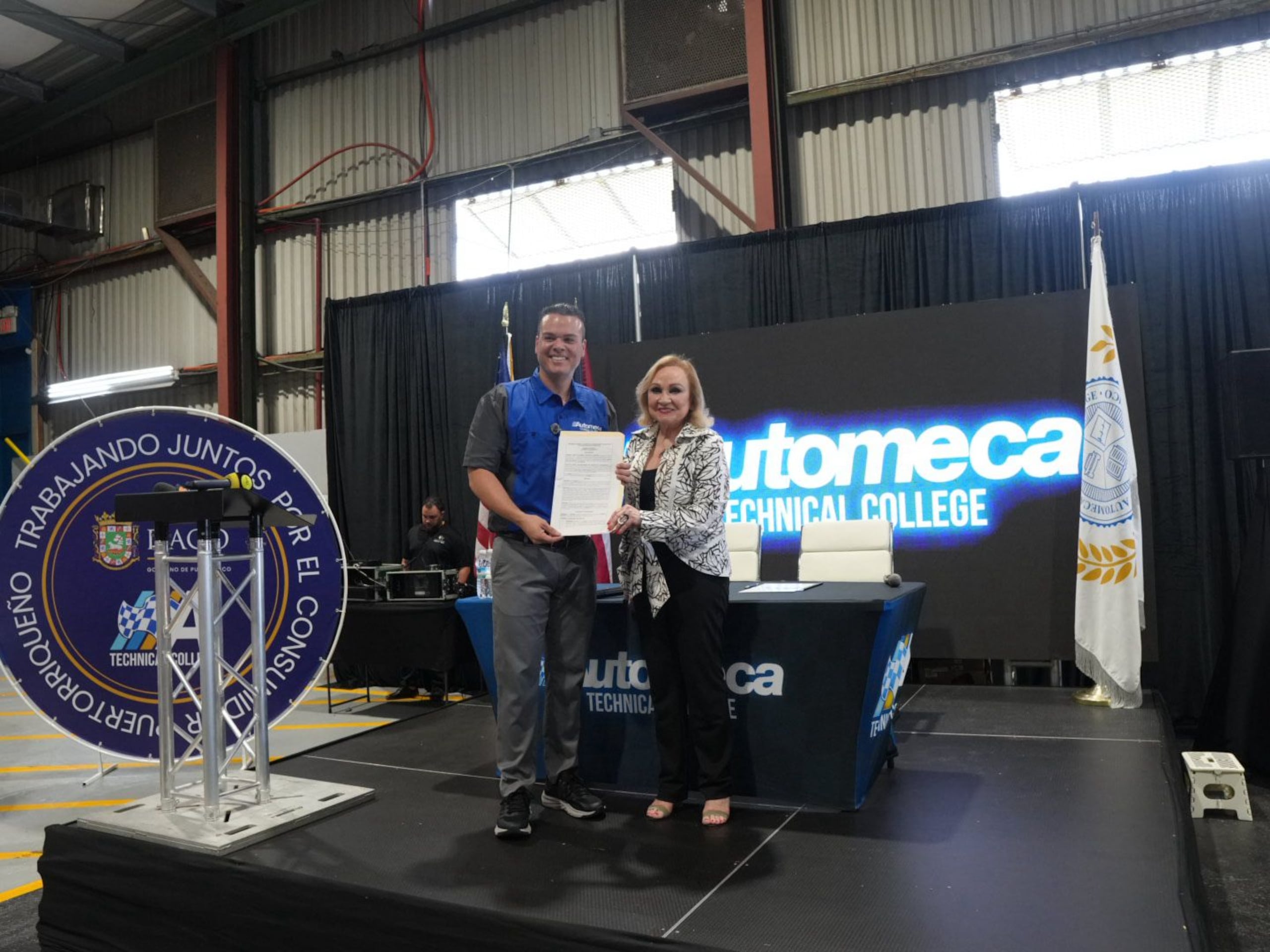 El DACO y Automeca Technical College firmaron el acuerdo para, posteriormente, incluir a los demás recintos.