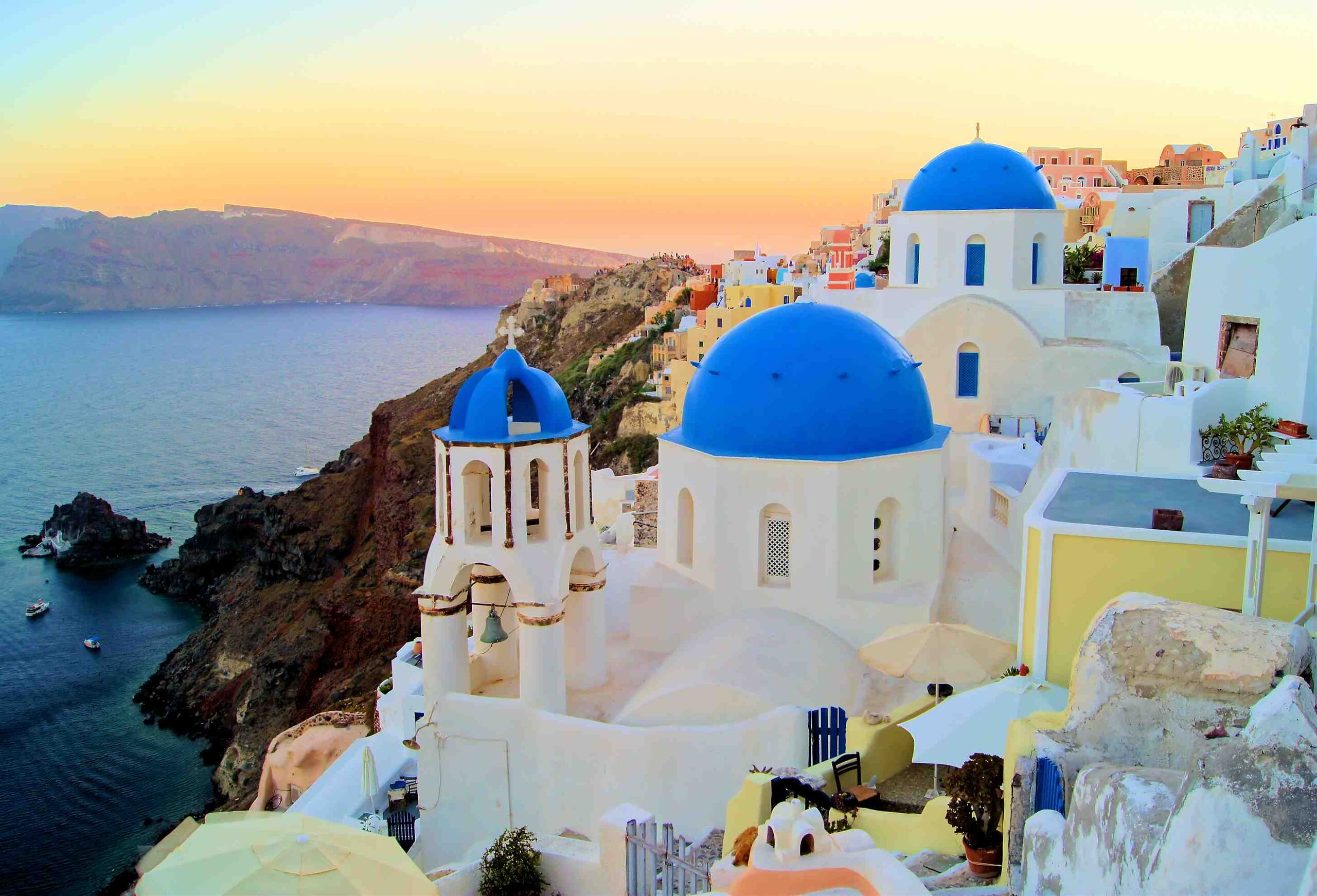 Un verdadero paraíso del turismo cultural, Grecia ofrece paisajes espectaculares, siendo la isla de Santorini la más mencionada por los lectores de la revista De Viaje. (Foto: Shutterstock.com)