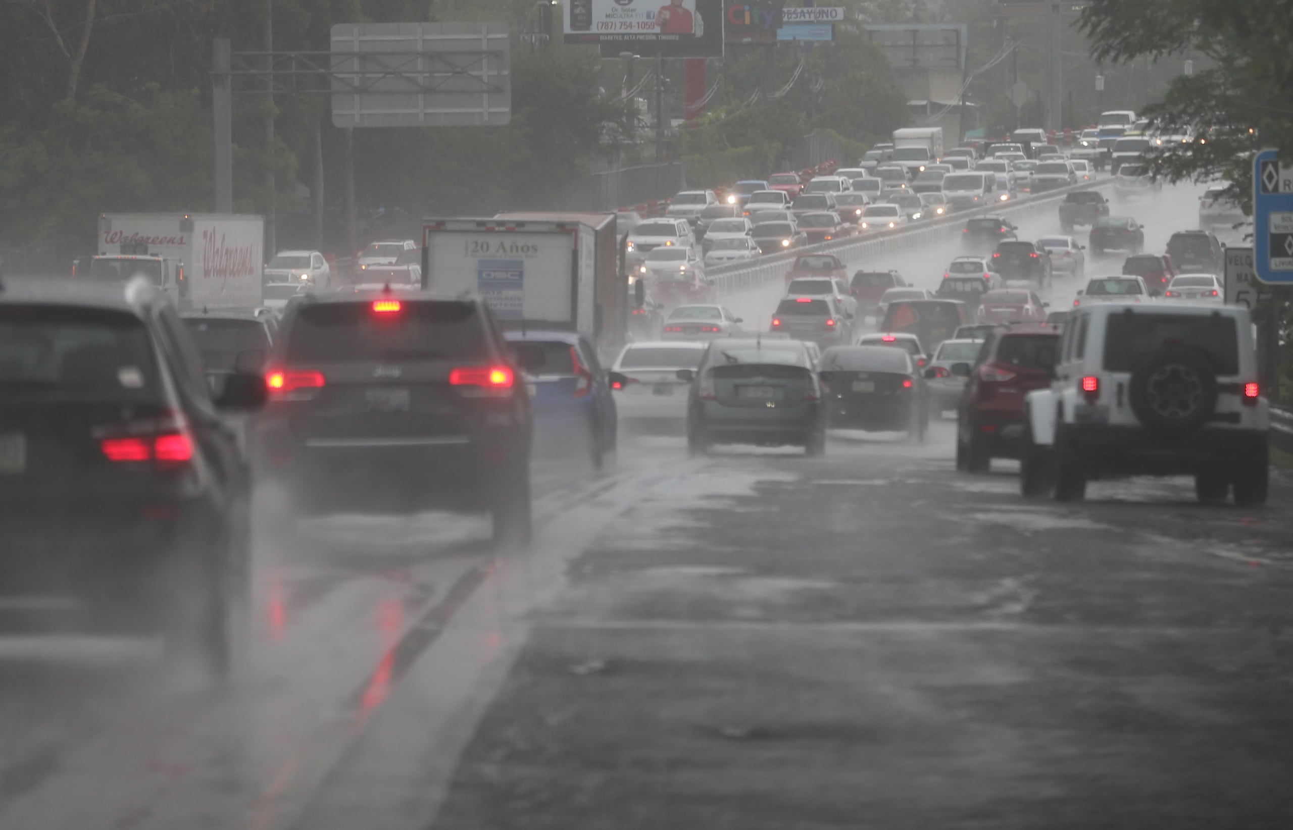 Imagen de archivo del expreso 18 durante un aguacero que caía en San Juan.