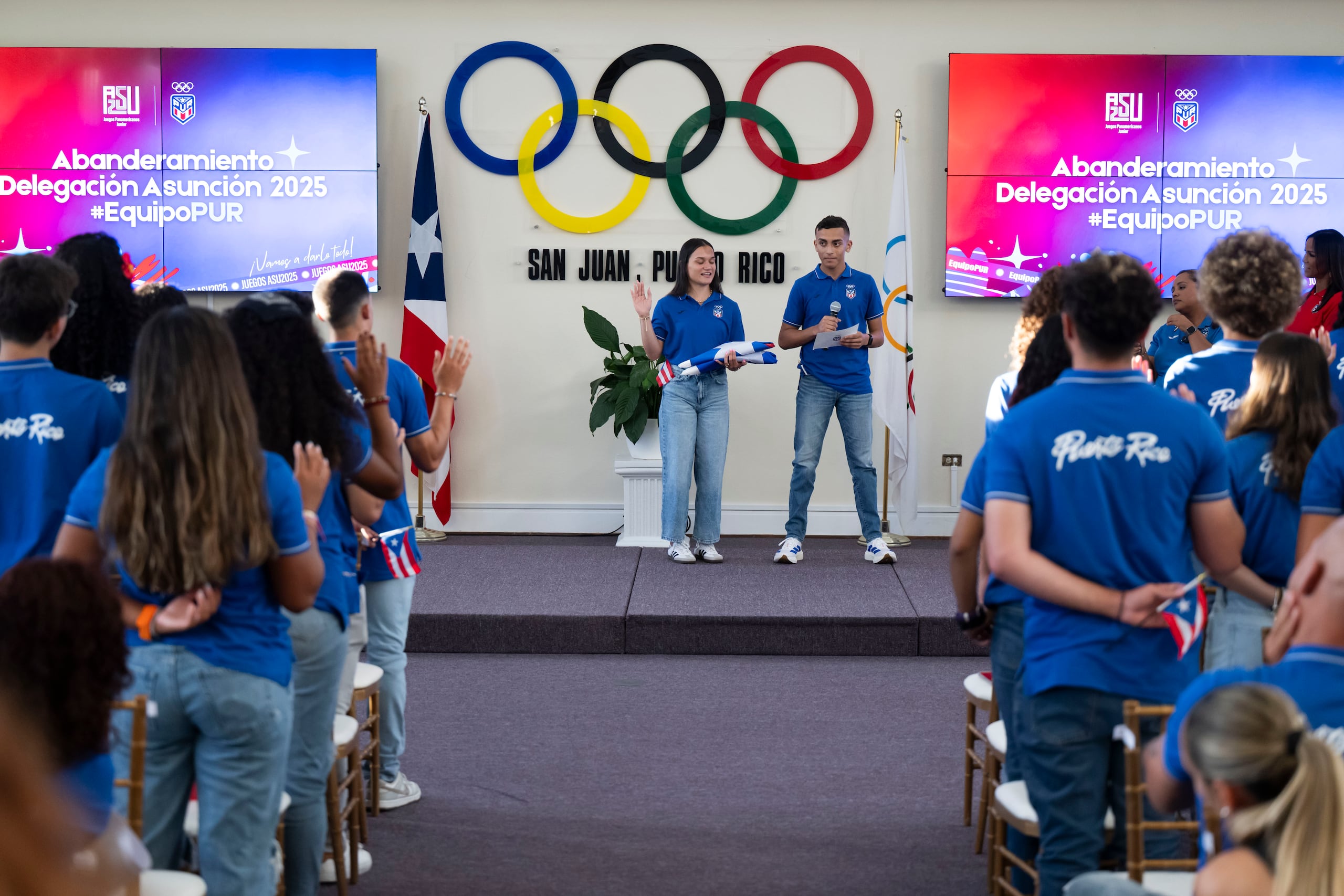 Imagen de la ceremonia de abanderamiento de la delegación de Puerto Rico que participará en los Juegos Panamericanos Junior a celebrarse en Asunción, Paraguay.