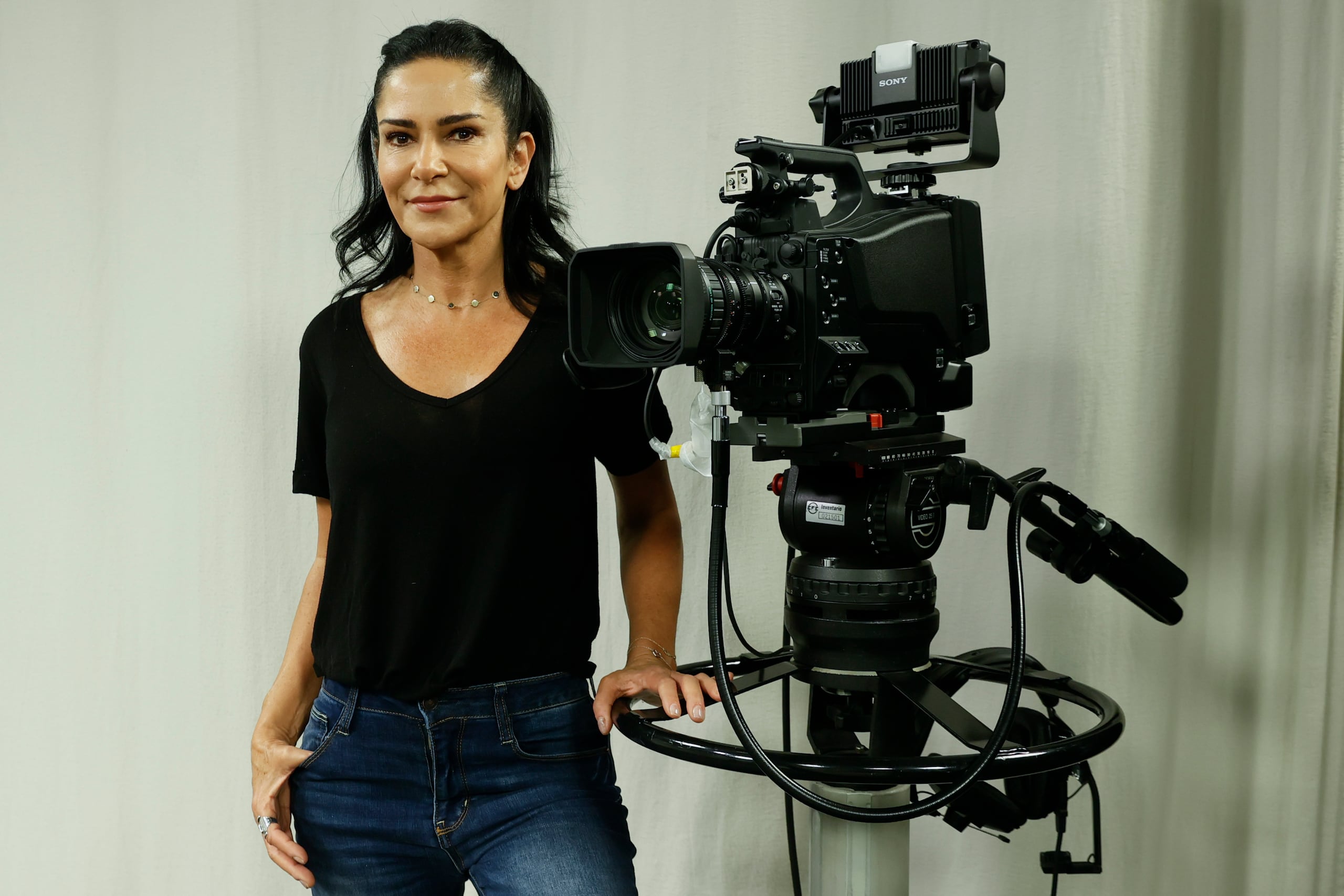 Por este mismo caso está detenido el exgobernador de Puebla Mario Marín (2005-2011), conocido como "el gober precioso", acusado de ordenar la detención ilegal y tortura de Lydia Cacho.