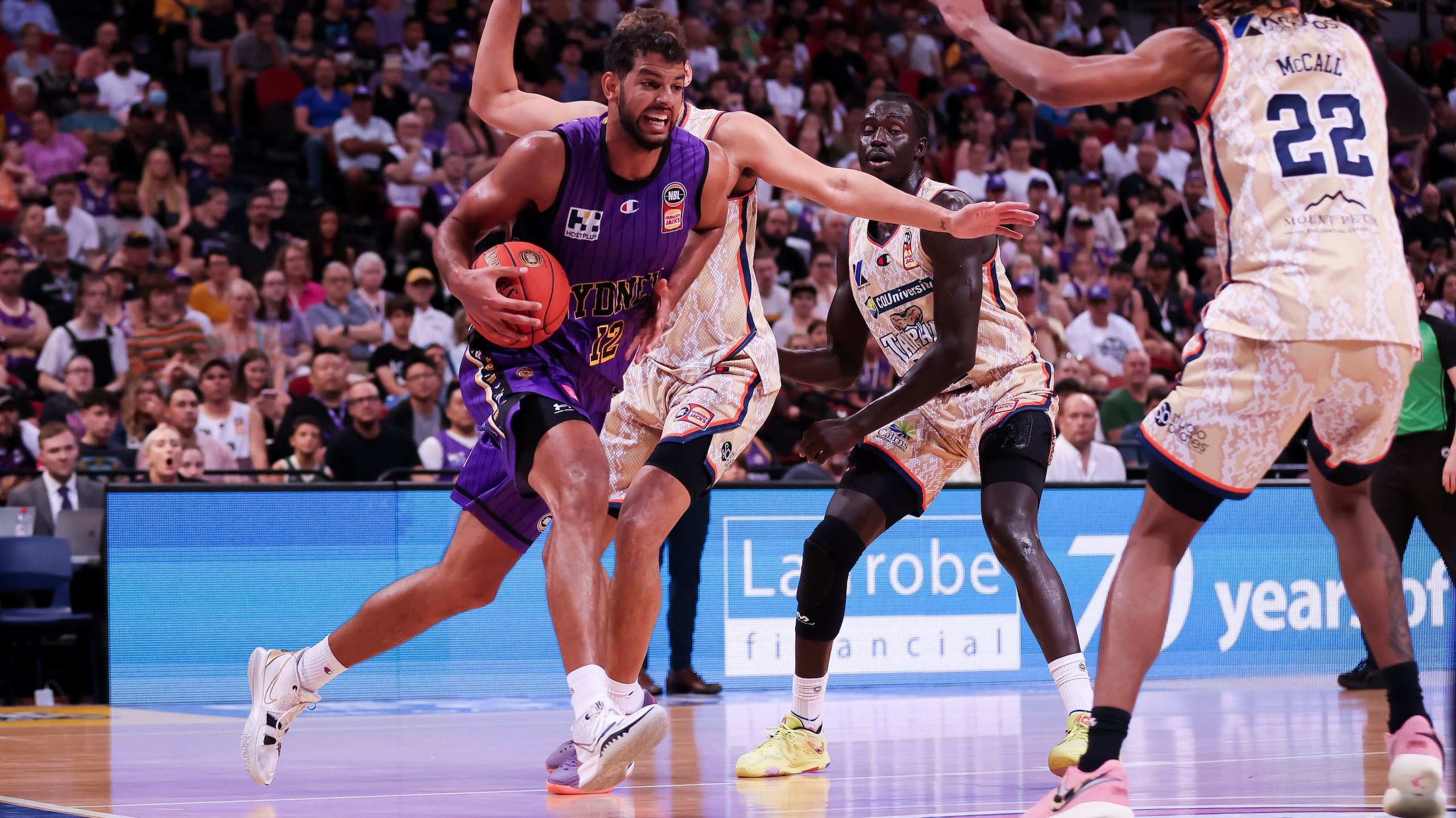 Timothy Soares en uniforme de los Kings de Sídney en la NBL de Australia.
