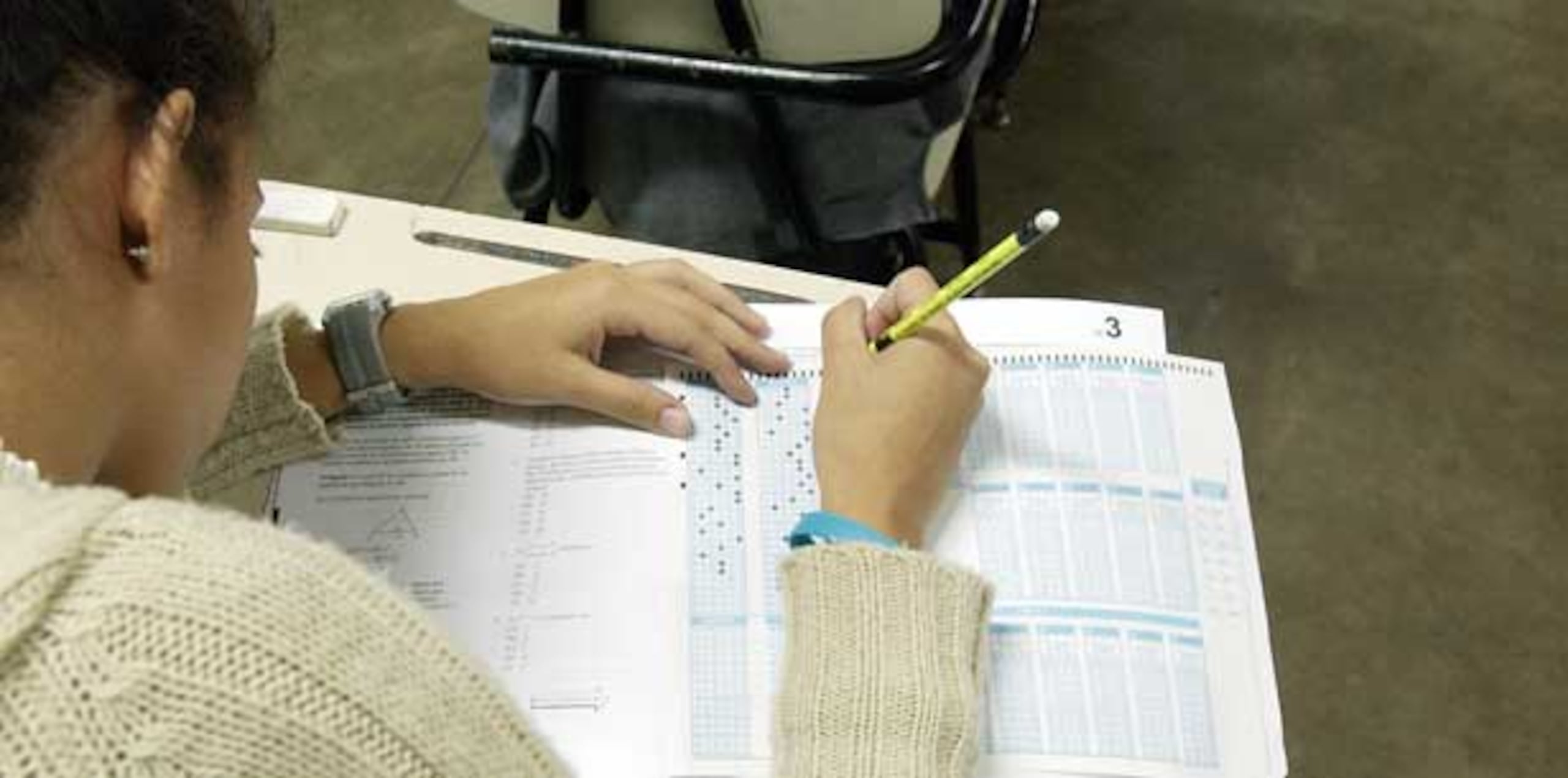 Rafael Román Meléndez señaló que 27,361 estudiantes de grado 12 tomarán el examen en 191 escuelas de Puerto Rico, en la sesión que se divide entre hoy y mañana, en horarios de 8:00 de la mañana a 12:00 del mediodía. (Archivo)