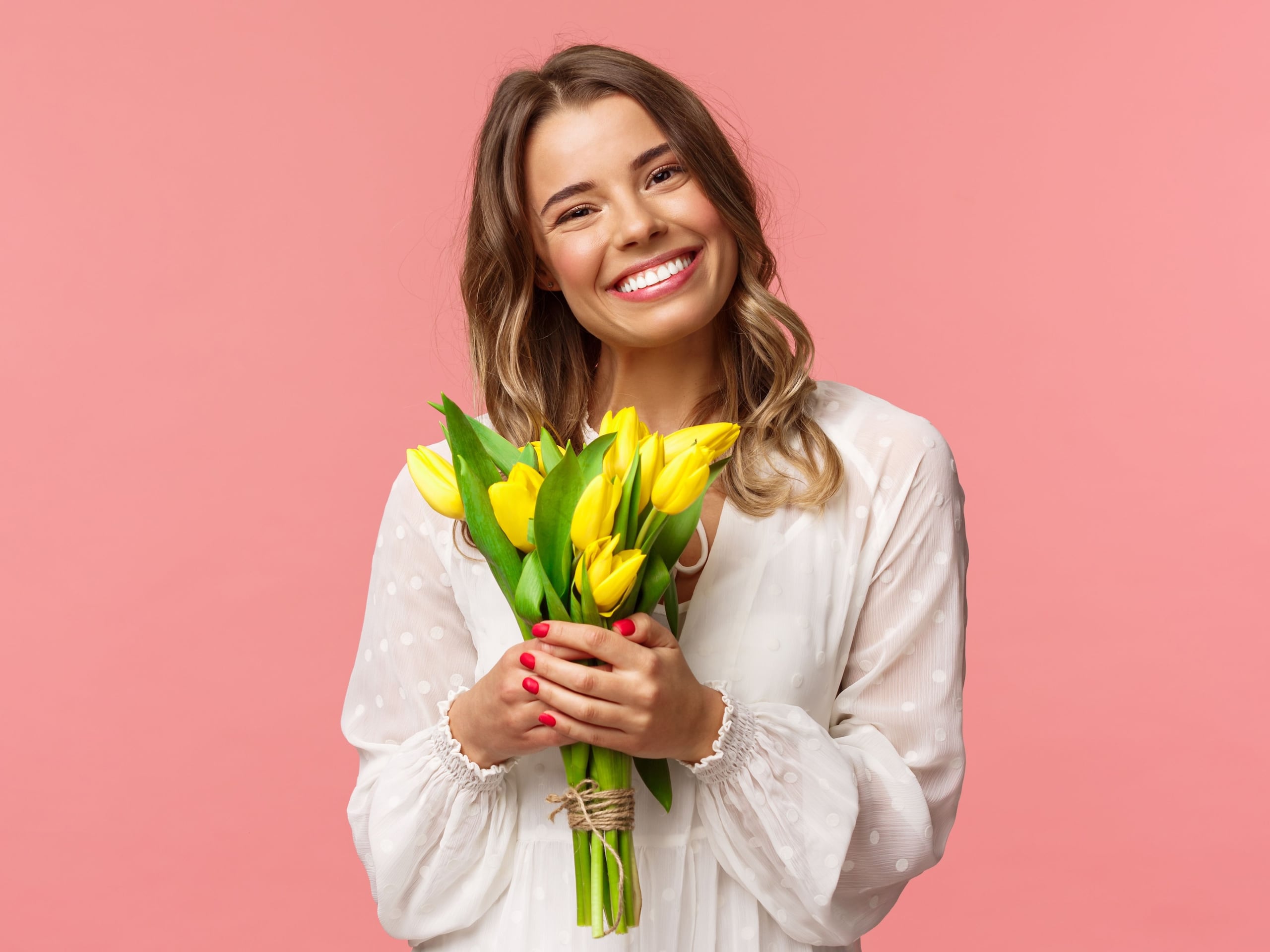 Como cada año, gran cantidad de ciudadanos acuden a las tiendas en busca de un ramo para regalar a sus amigos, familiares, parejas o cualquier persona especial.