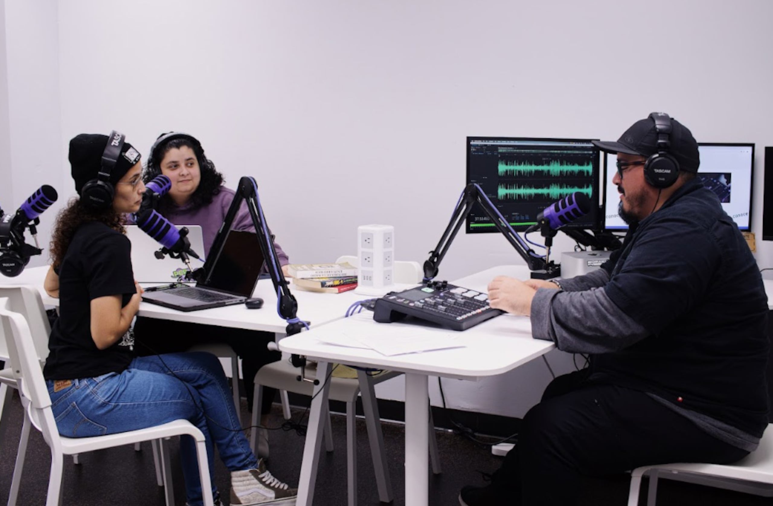 La programación de BROADVAN es tan diversa como la comunidad a la que sirve.