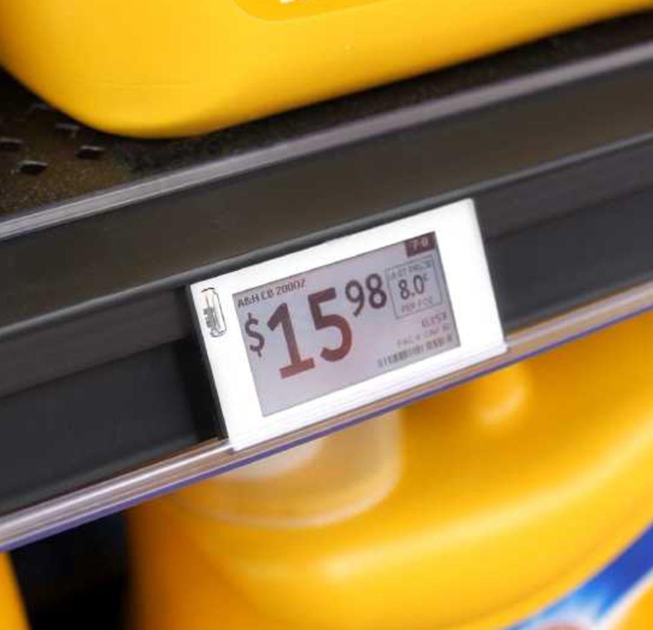 Walmart y su estantería digital.